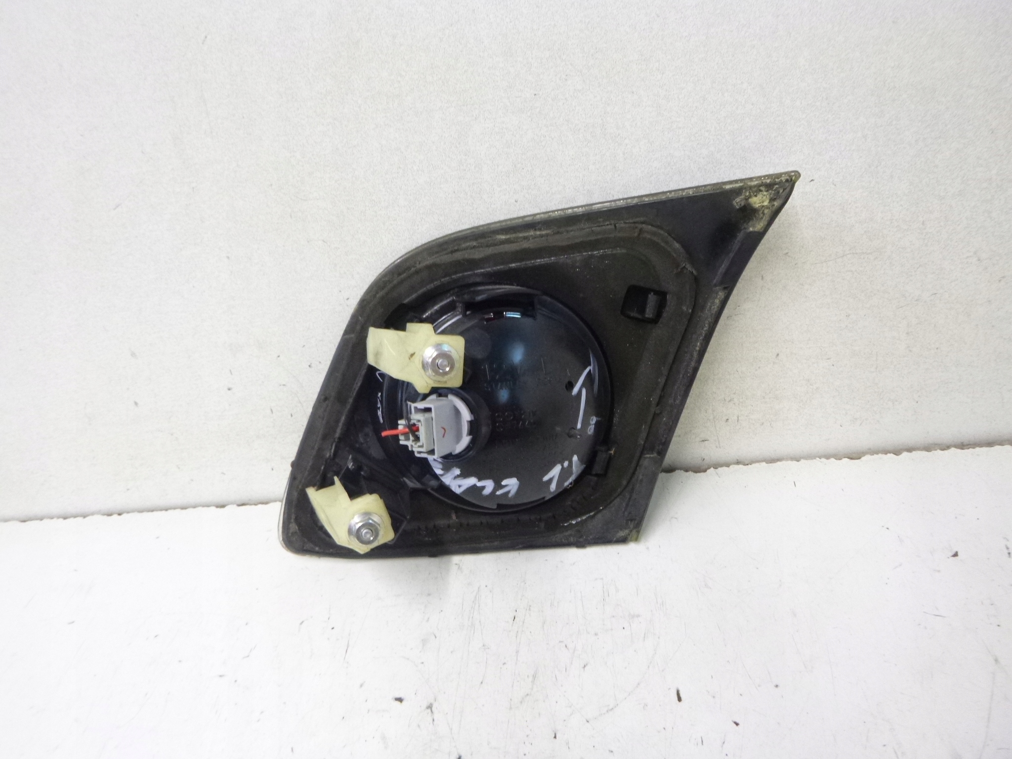 light rear left z bonnet Mazda 3 BK HB 2008r.
