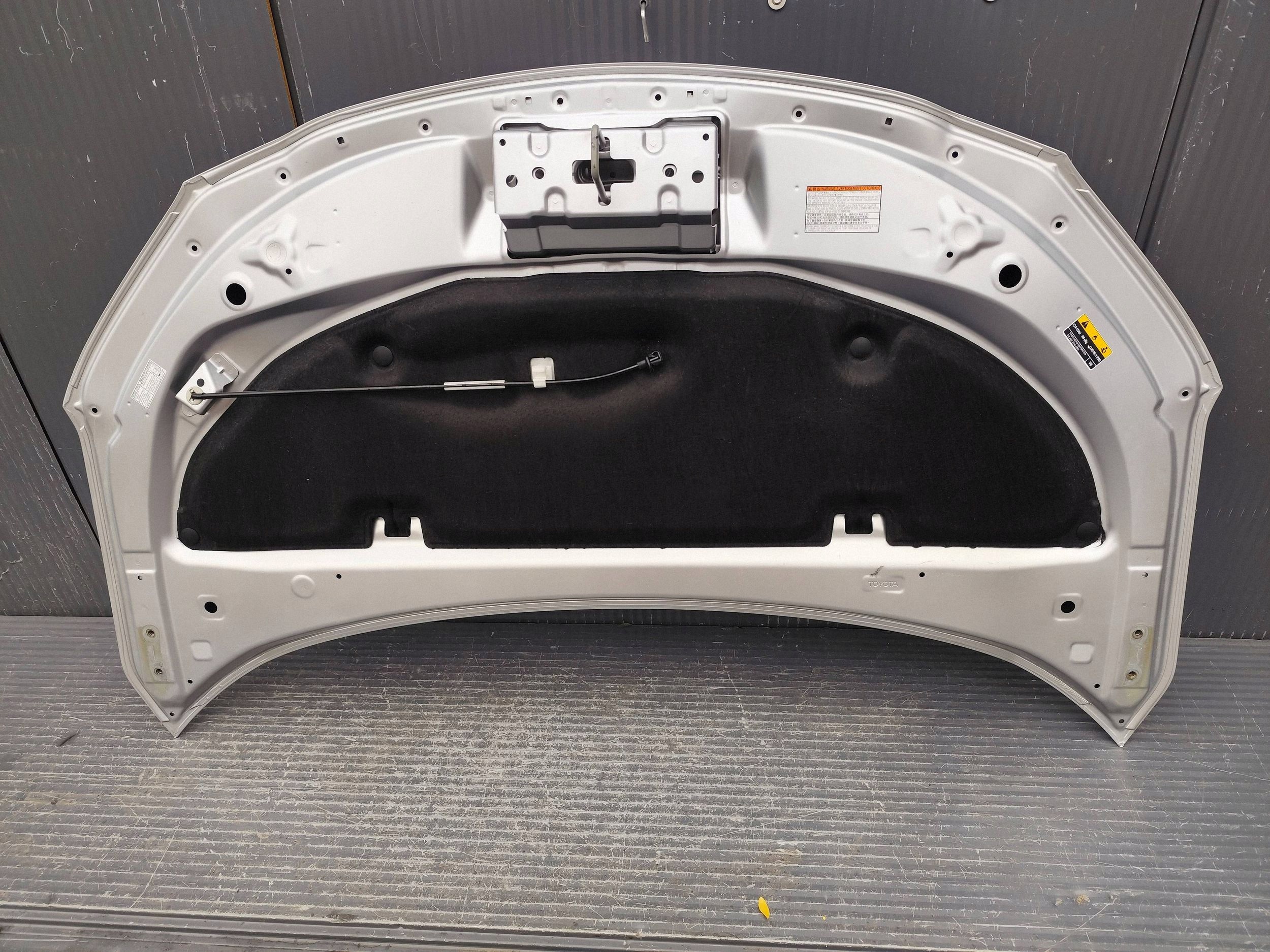TOYOTA YARIS CROSS Capot Complète DEMONTAZ