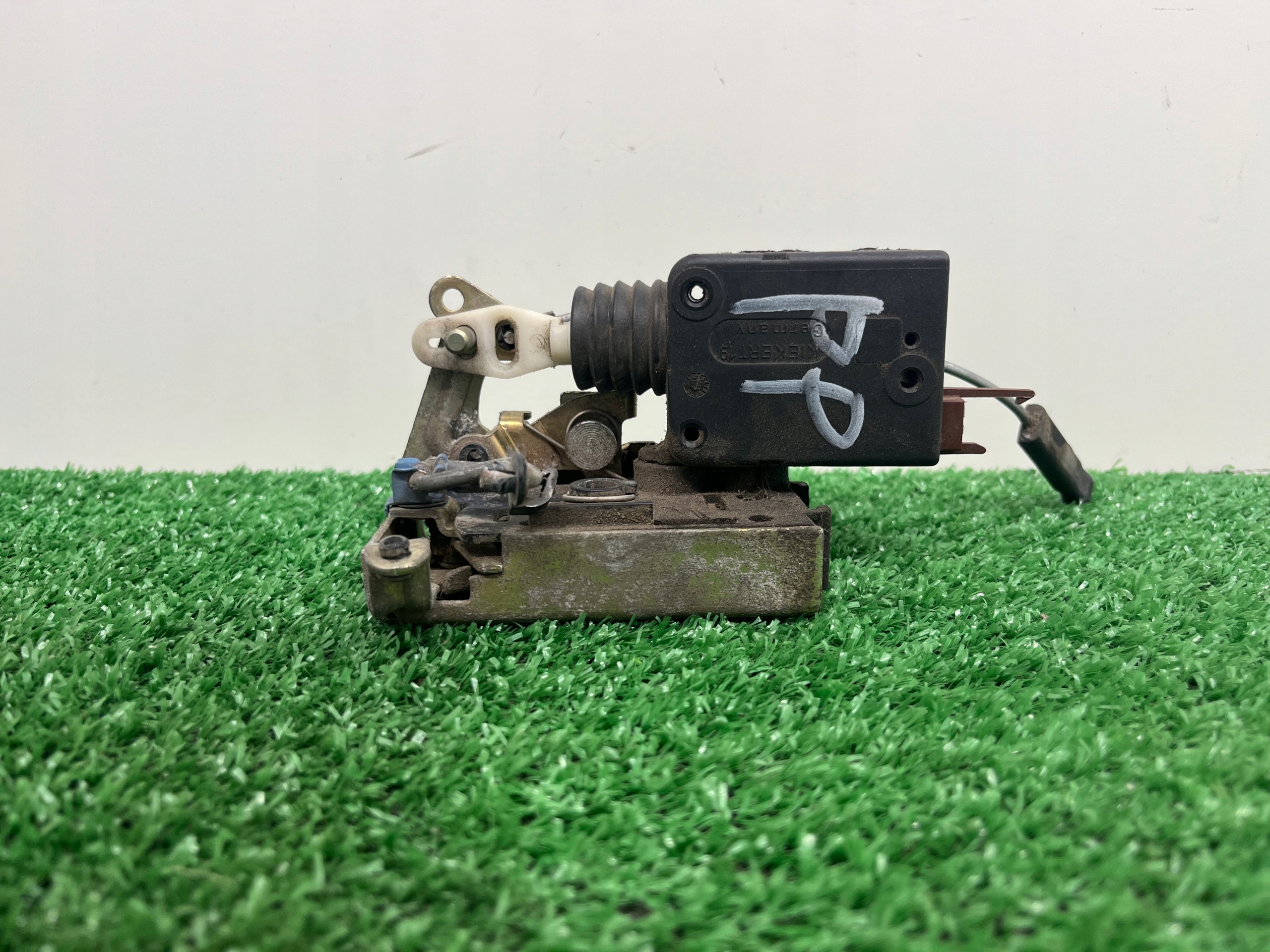 lock door right front CITROEN SAXO