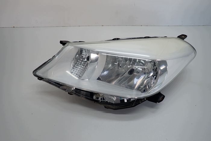 TOYOTA YARIS III 11-14 reflektor left light left
