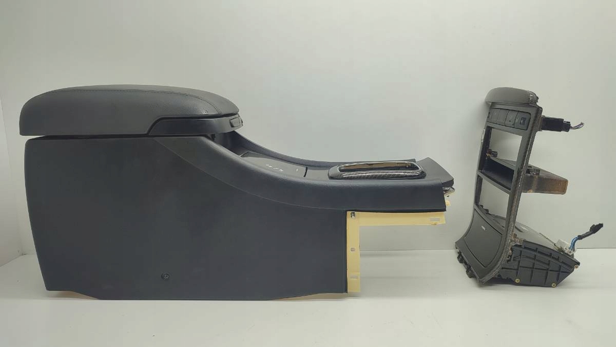 UJTUJ65URYHRT - ЦЕНТРАЛЬНЫЙ ПОДЛОКОТНИК KIA OPIRUS 2006