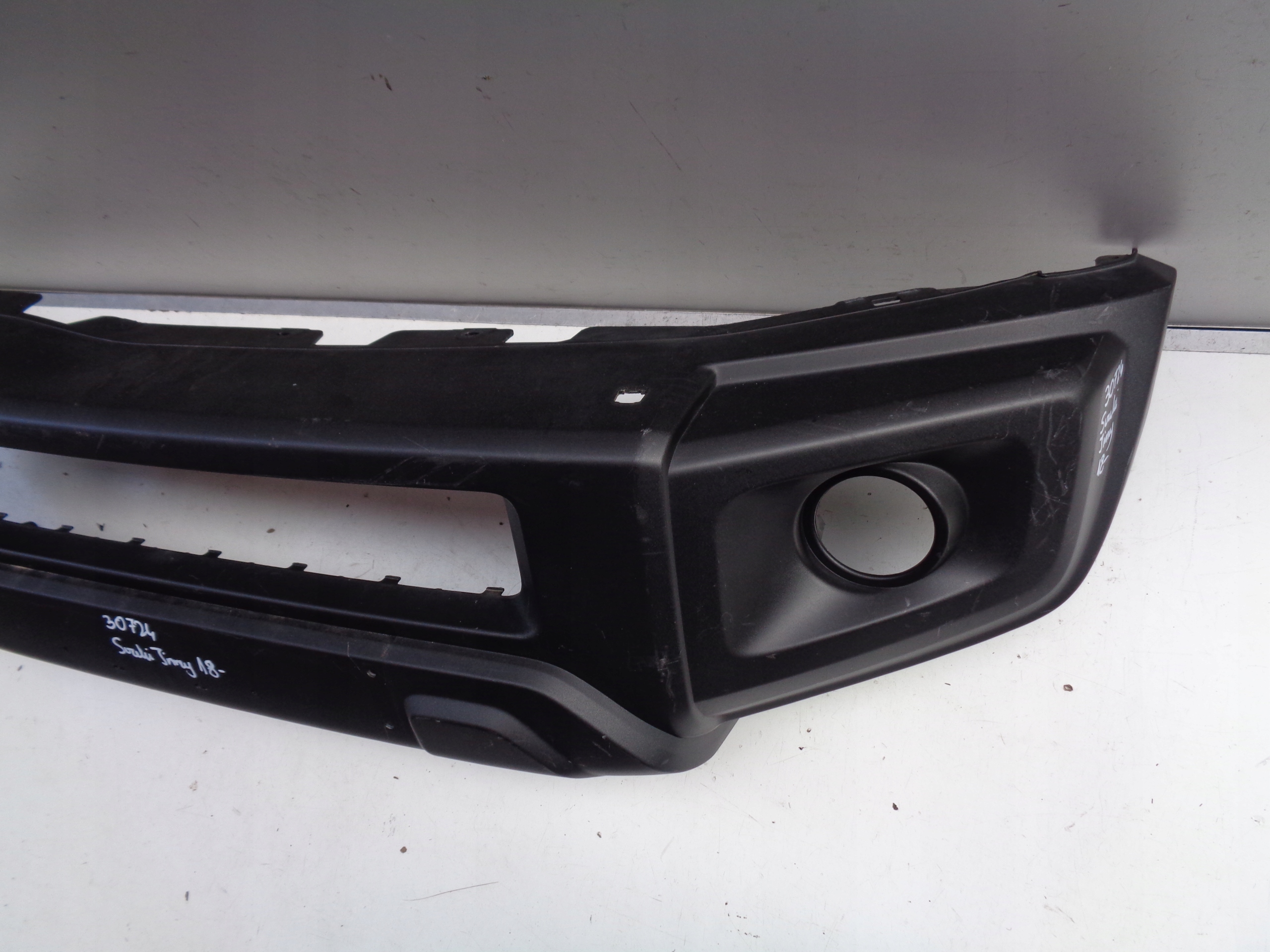 FRONTSTOSSSTANGE SUZUKI JIMNY 18- NR 30724