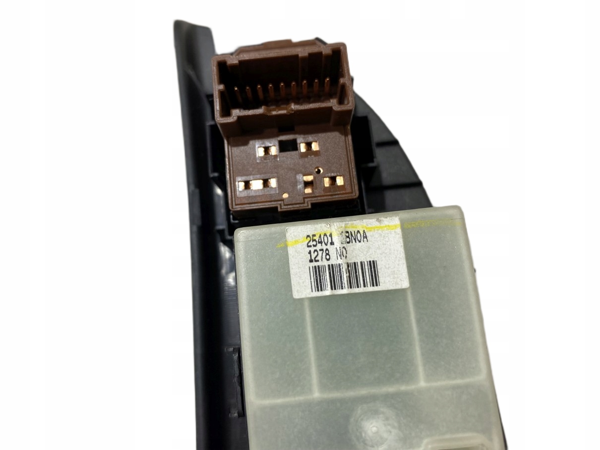 PANEL okna levý předek INFINITI EX 2540118N0A