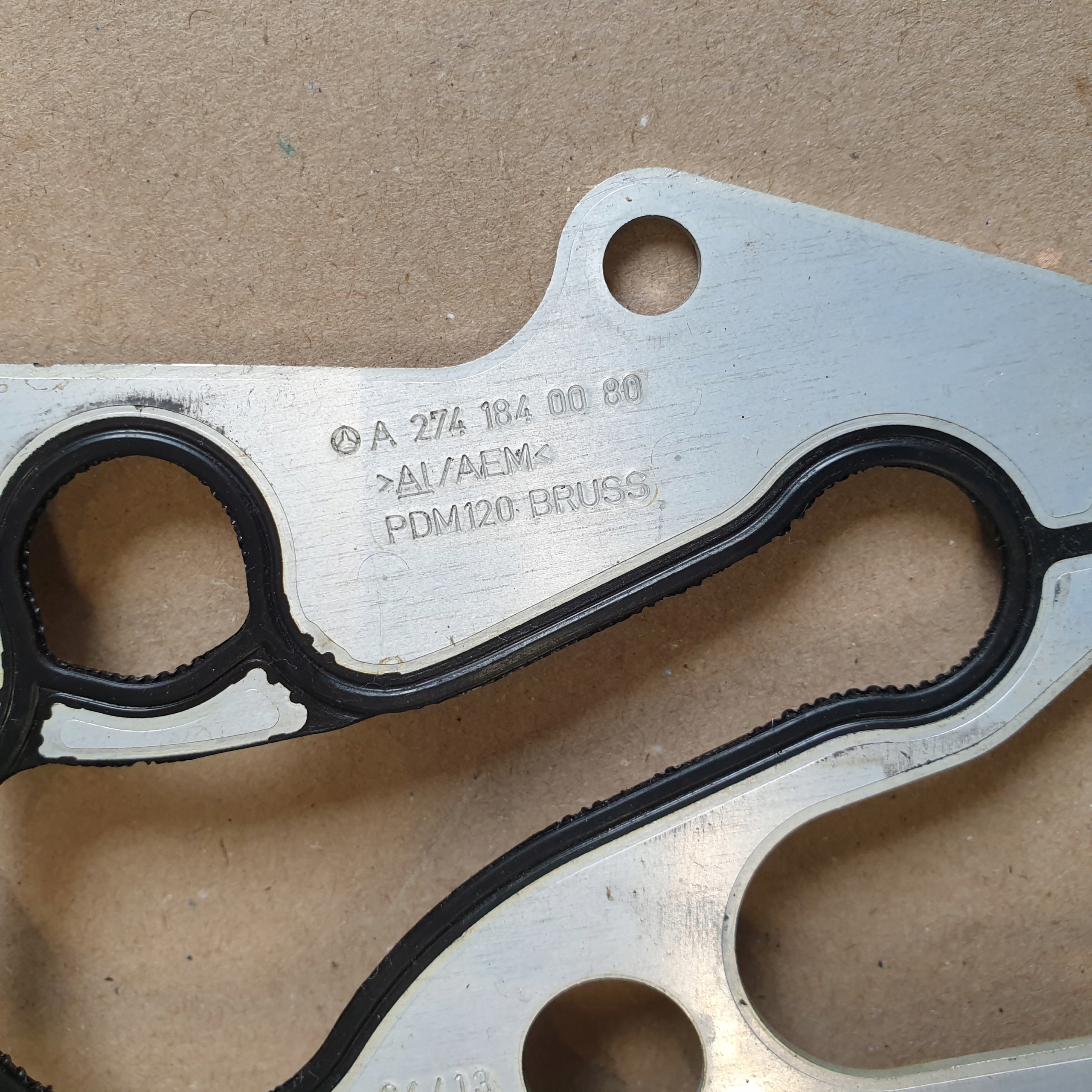 gasket radiator oil MERCEDES e W207 A207 EU
