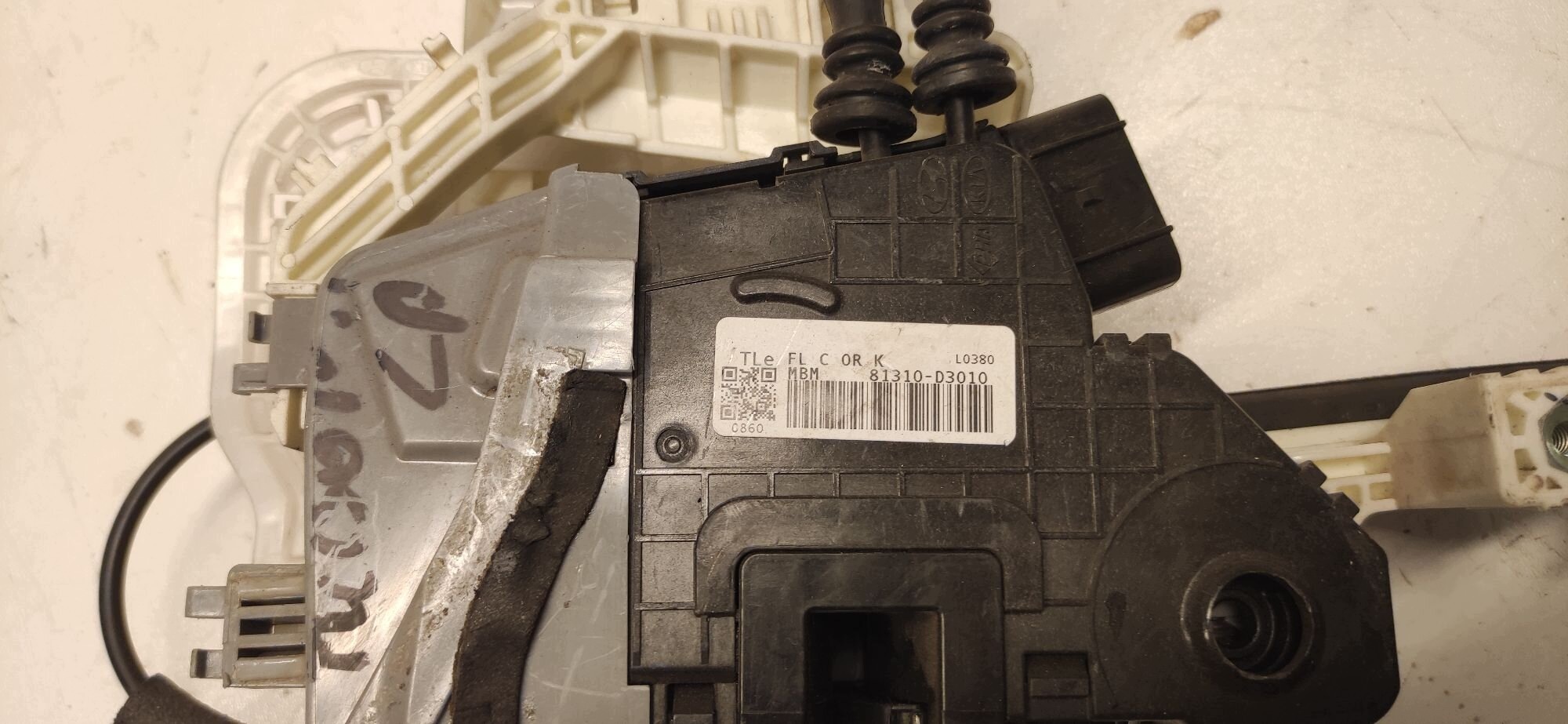 HYUNDAI TUCSON II lock door left front front 81310-D3010 15-21