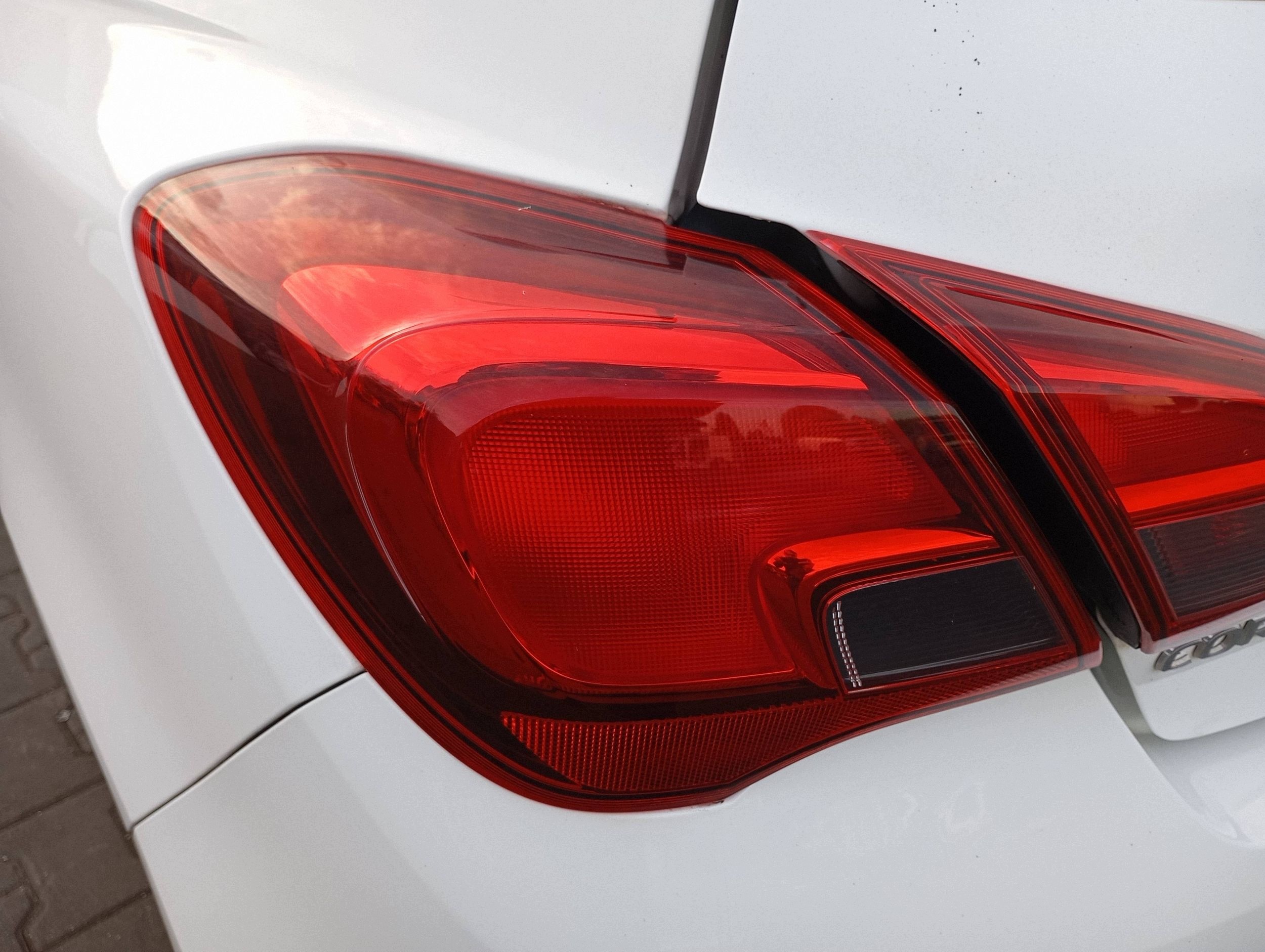 OPEL CORSA E (X15) light rear part rear left W fender 3D 3DRZWI EU