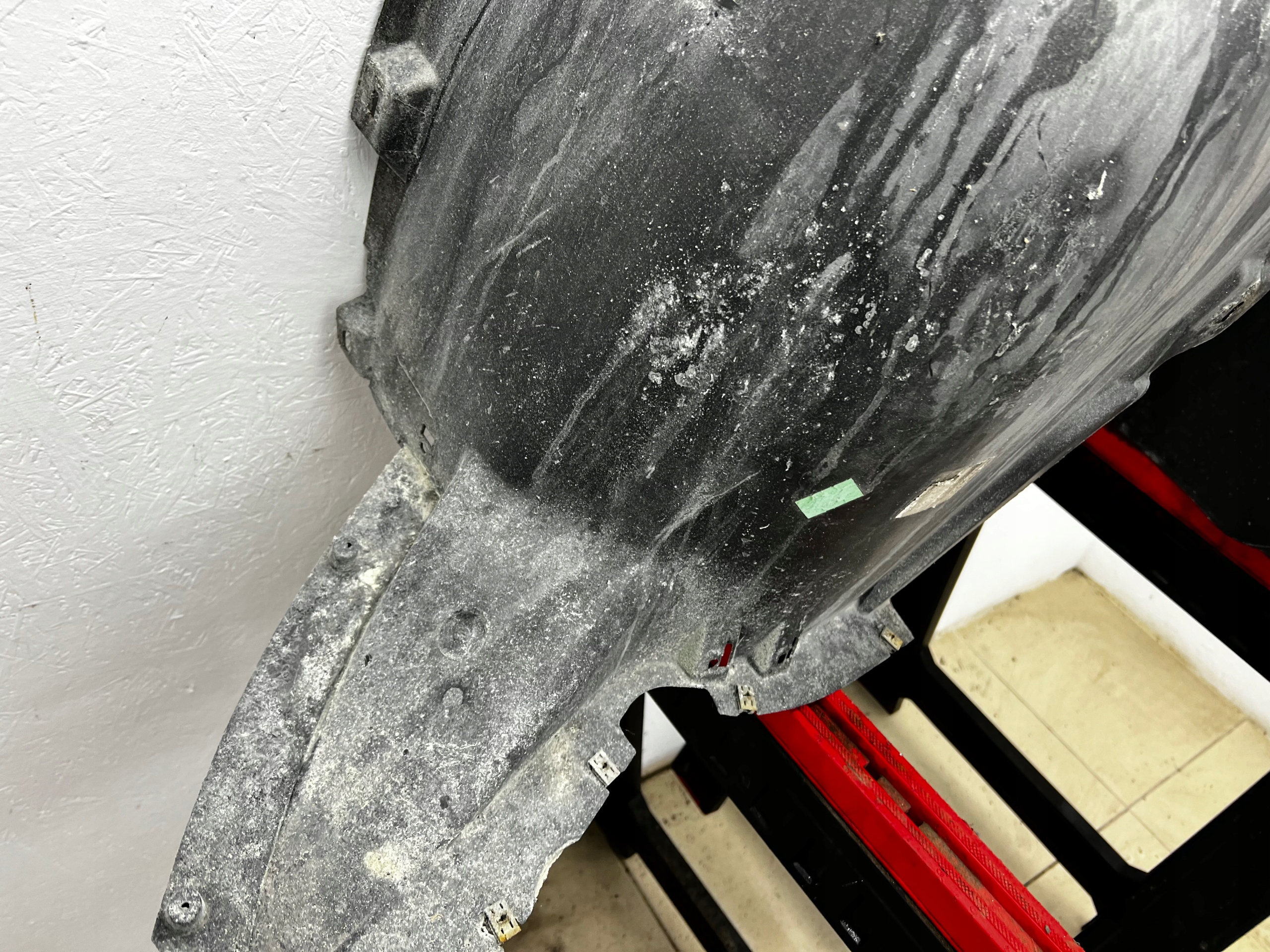 mudguard right front SEAT ALTEA 5P8809958 original