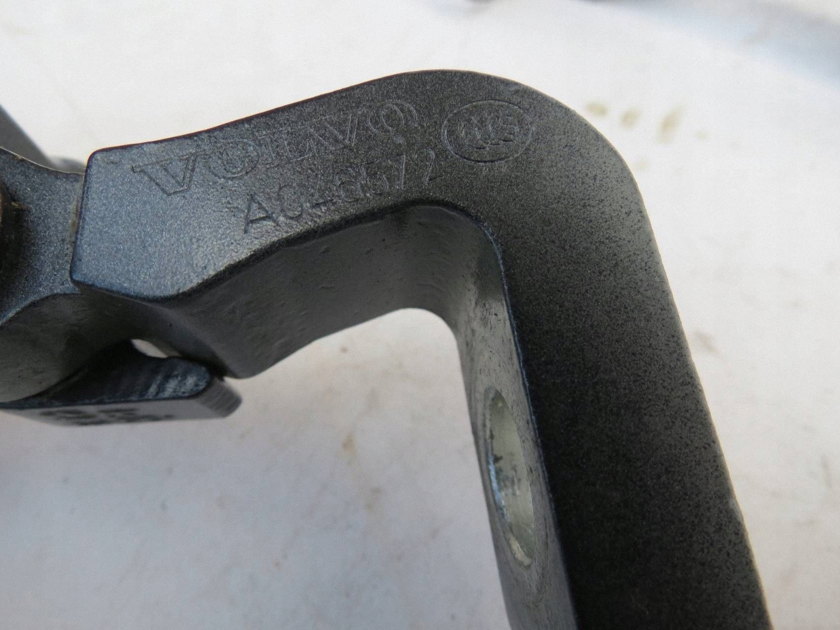 hinge door left front GORA / DOL VOLVO V90 31371552 A046572
