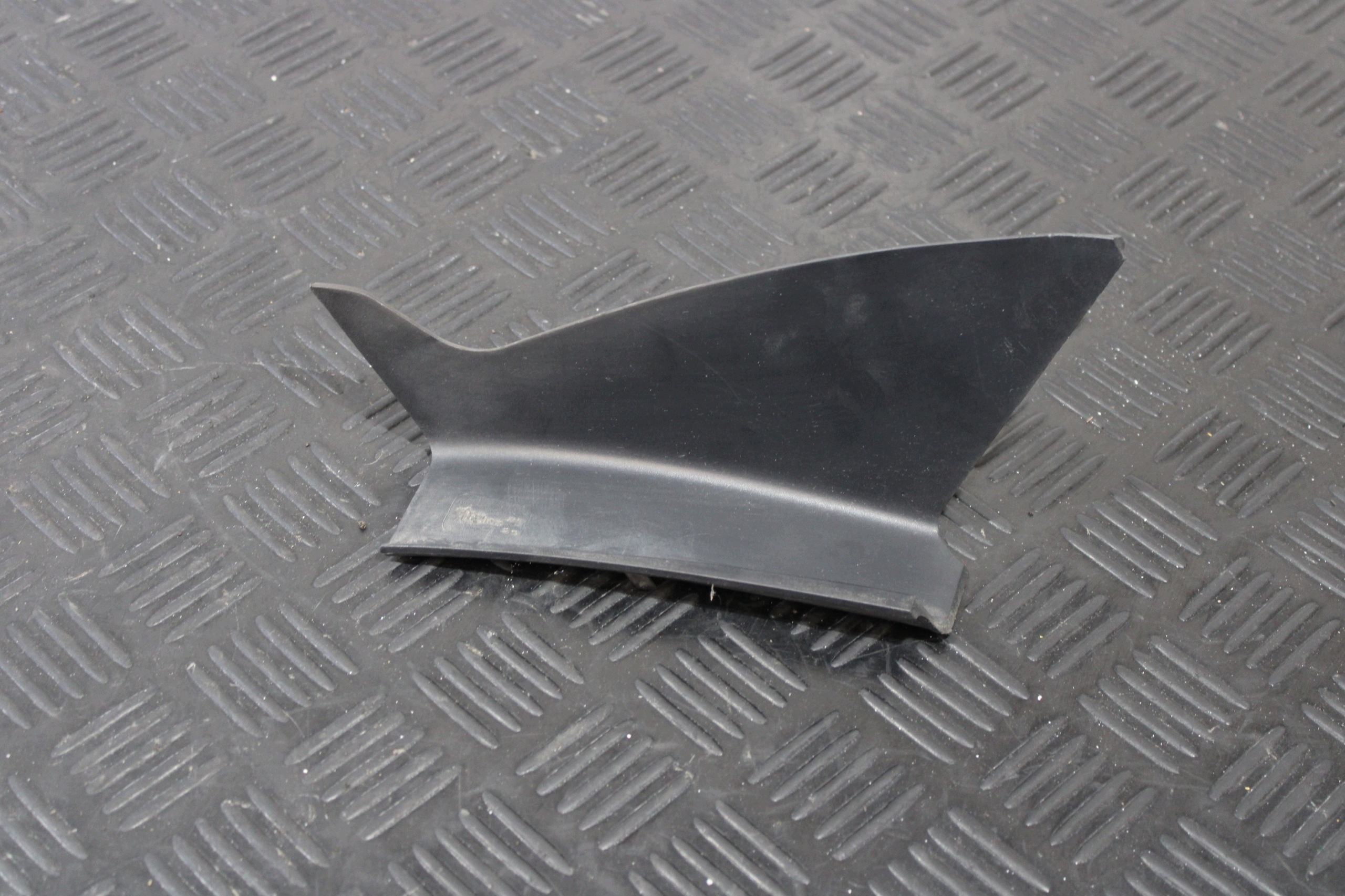 spoiler cover lights left rear part 20841445 RENAULT CAPTUR II 2 1.0 TCE