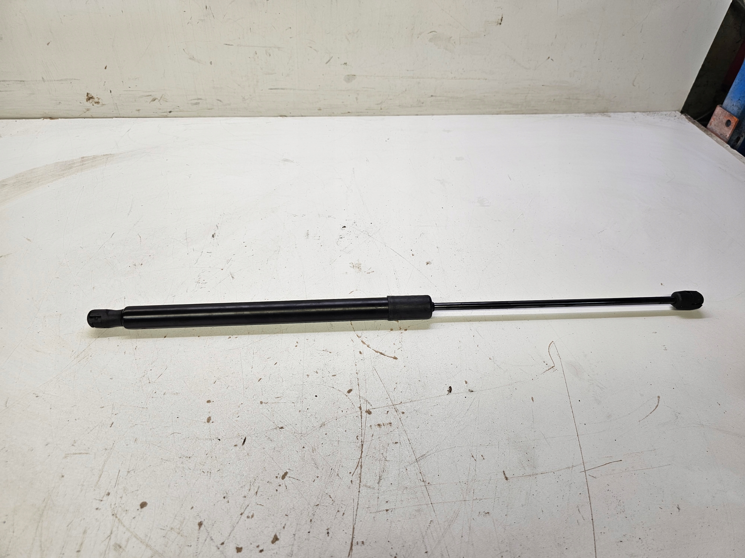 damper telescope bonnet rear part AUDI Q3 F3 83A827552