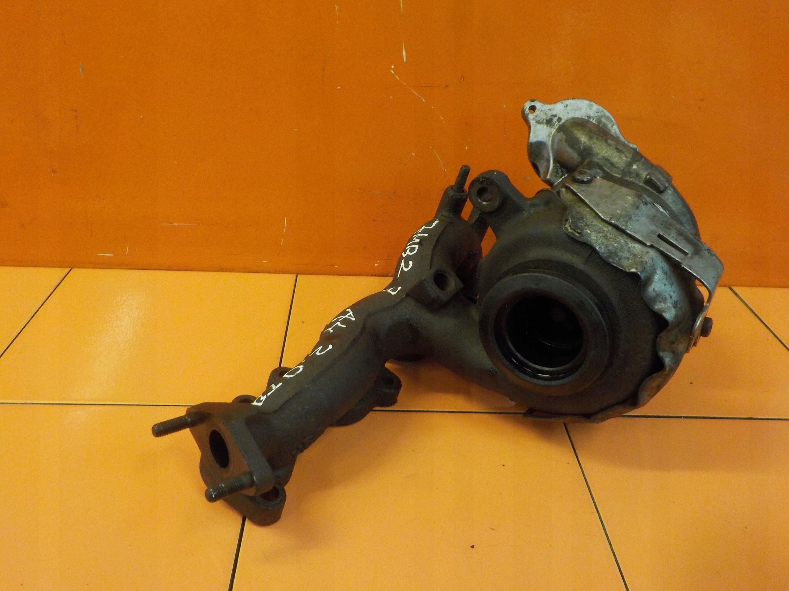 A4 B8 EXEO A5 A6 Q5 2.0 tdi 10r cag турбина 03L253019J
