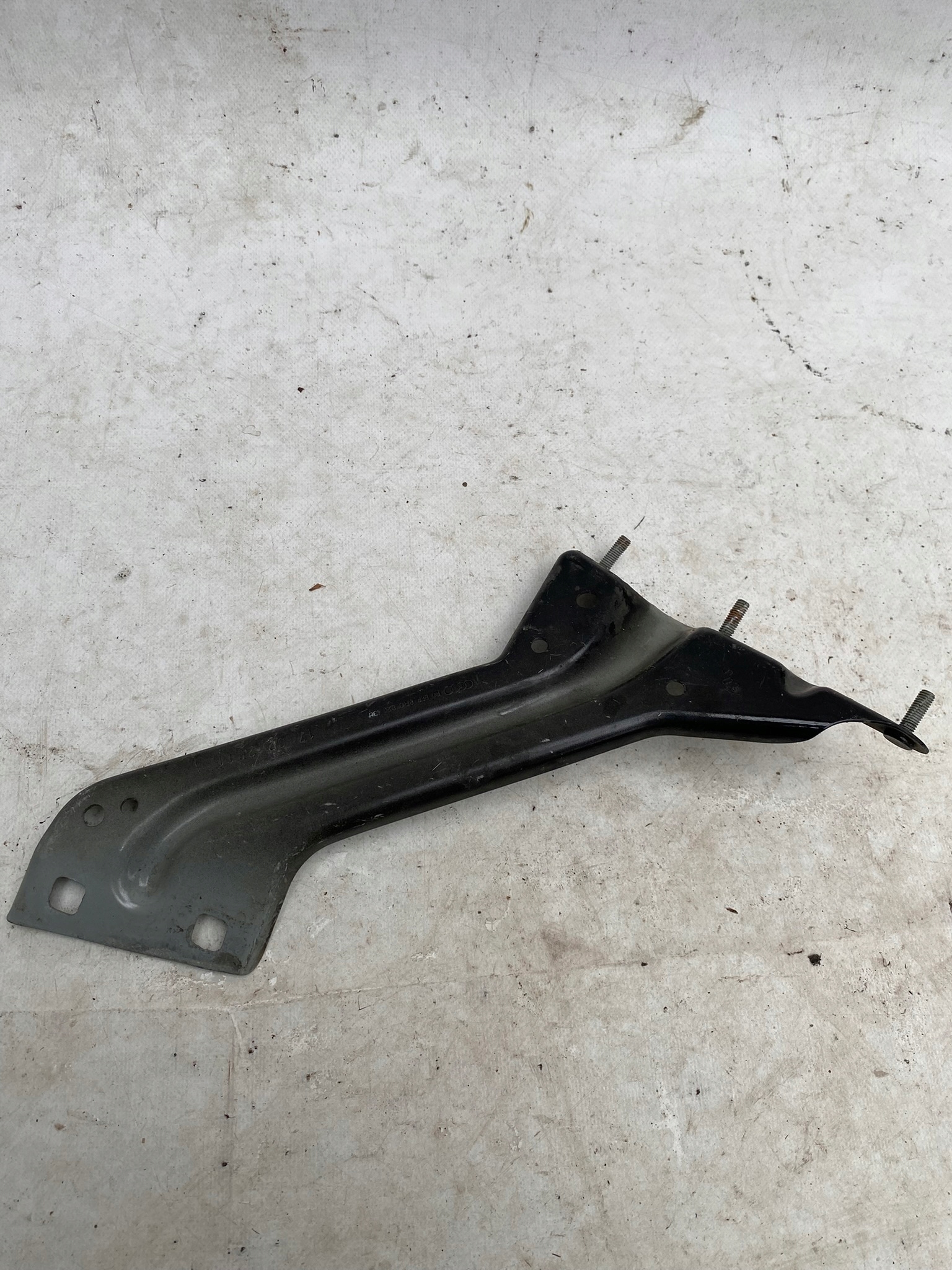 AUDI Q5 8R Console Support plaque Aile Droite Avant 8R0821136