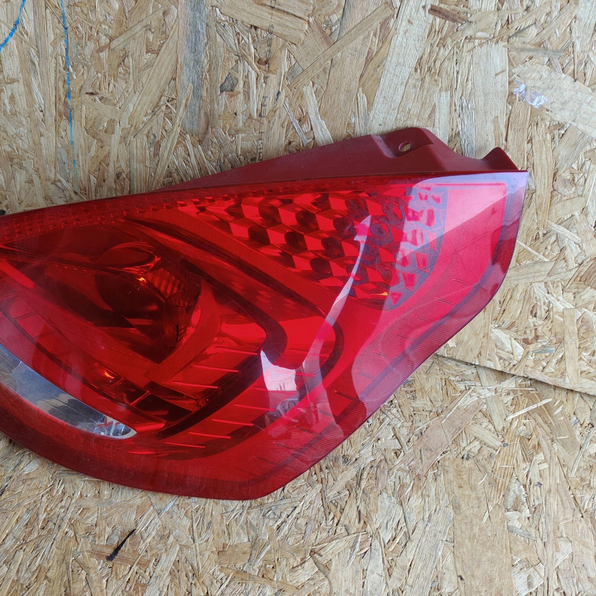 light rear rear part side right Ford Fiesta 8A6113404A