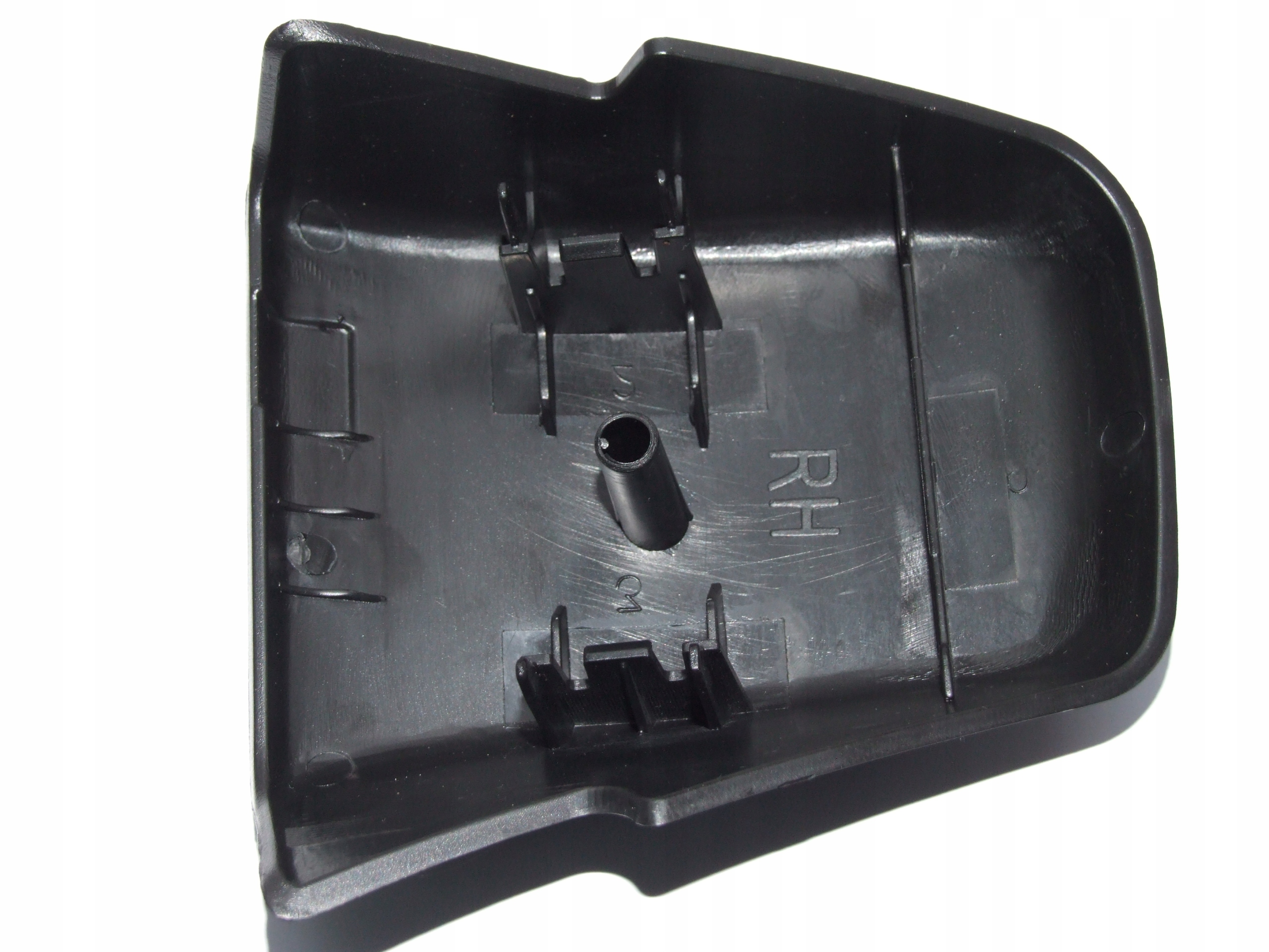 OSŁONA ZAŚLEPKA OBUDOWA ZAWIASU DRZWI SCANIA R,P P EAN (GTIN) 3559408767215