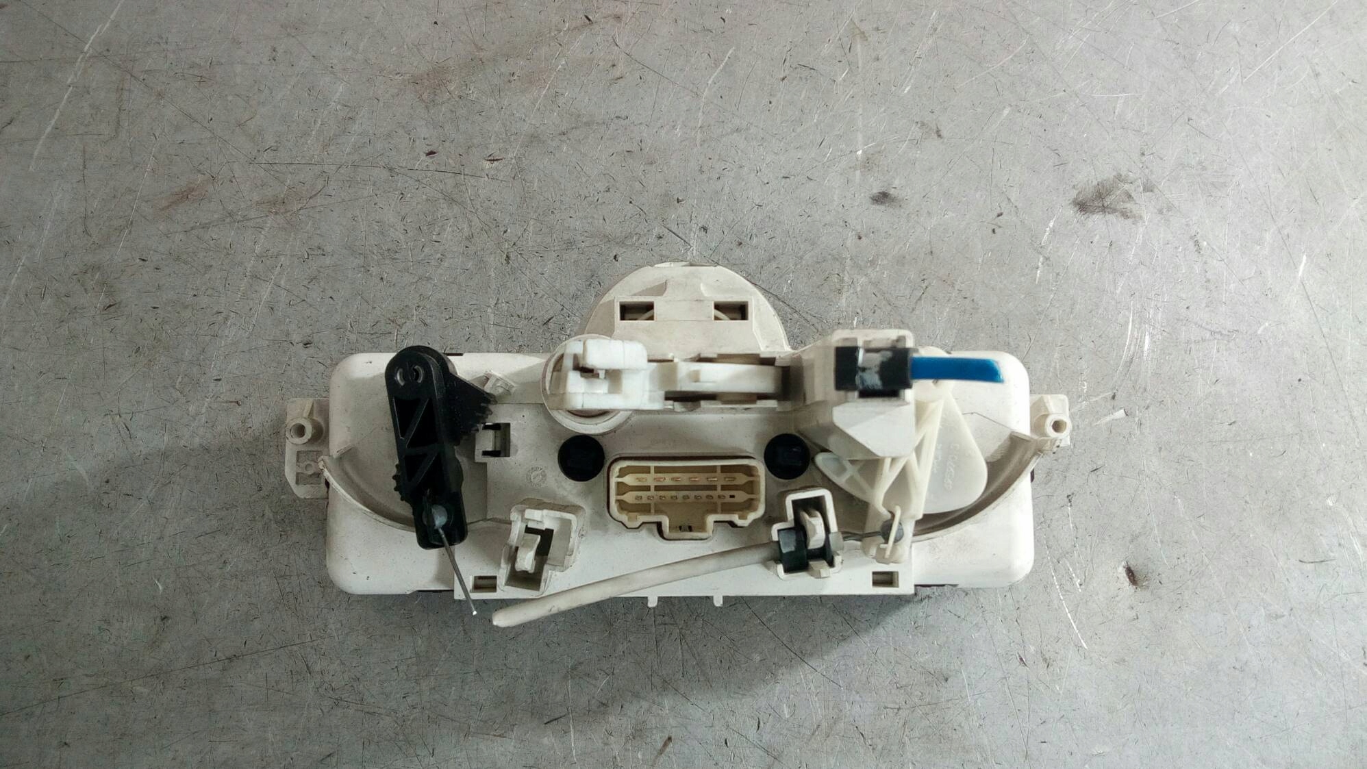 PANEL Bouches buses RENAULT CLIO III 2007r 69597003