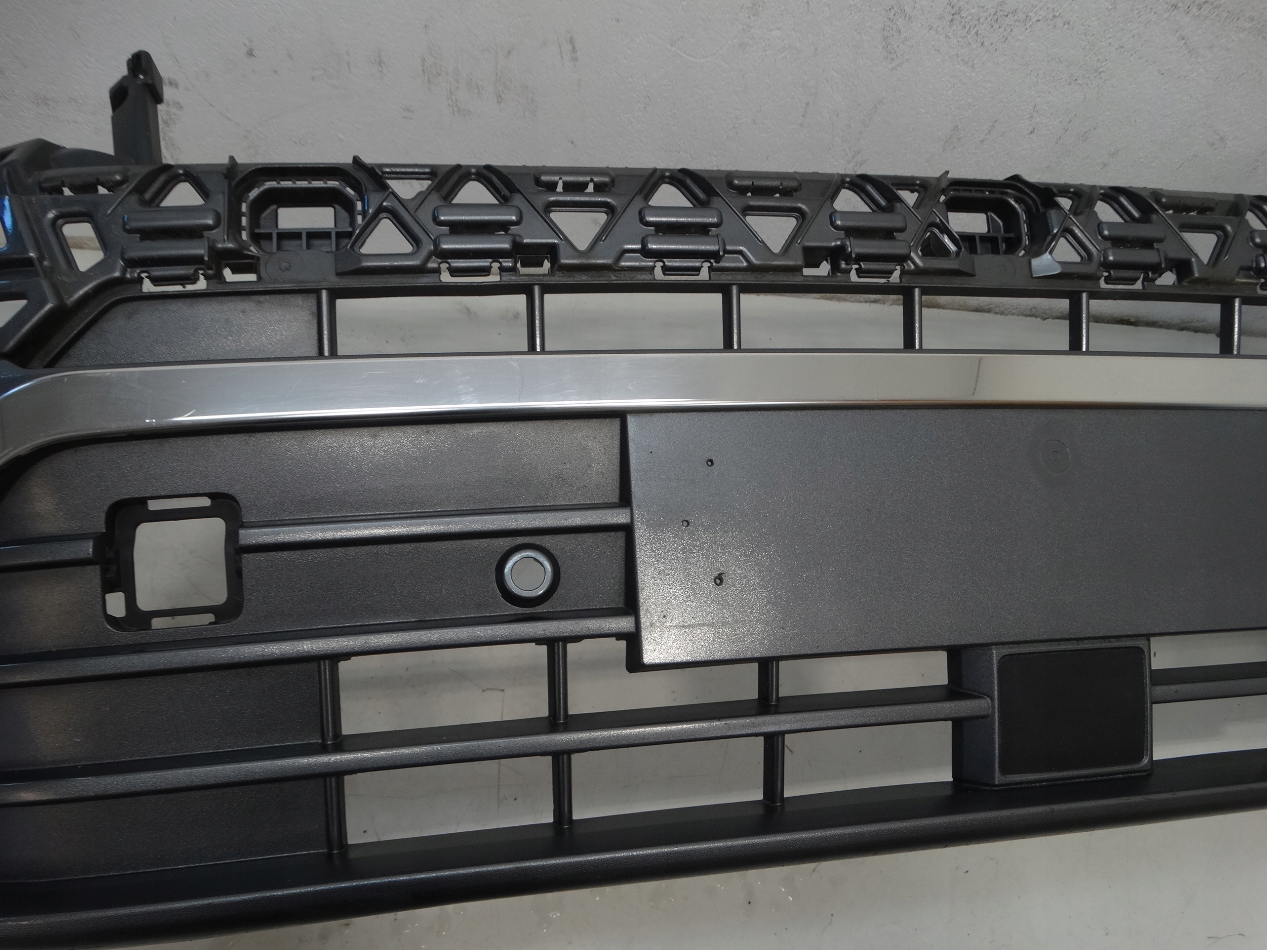 bumper front 6 PDC front VW CRAFTER II MAN TGE 7C0807221A
