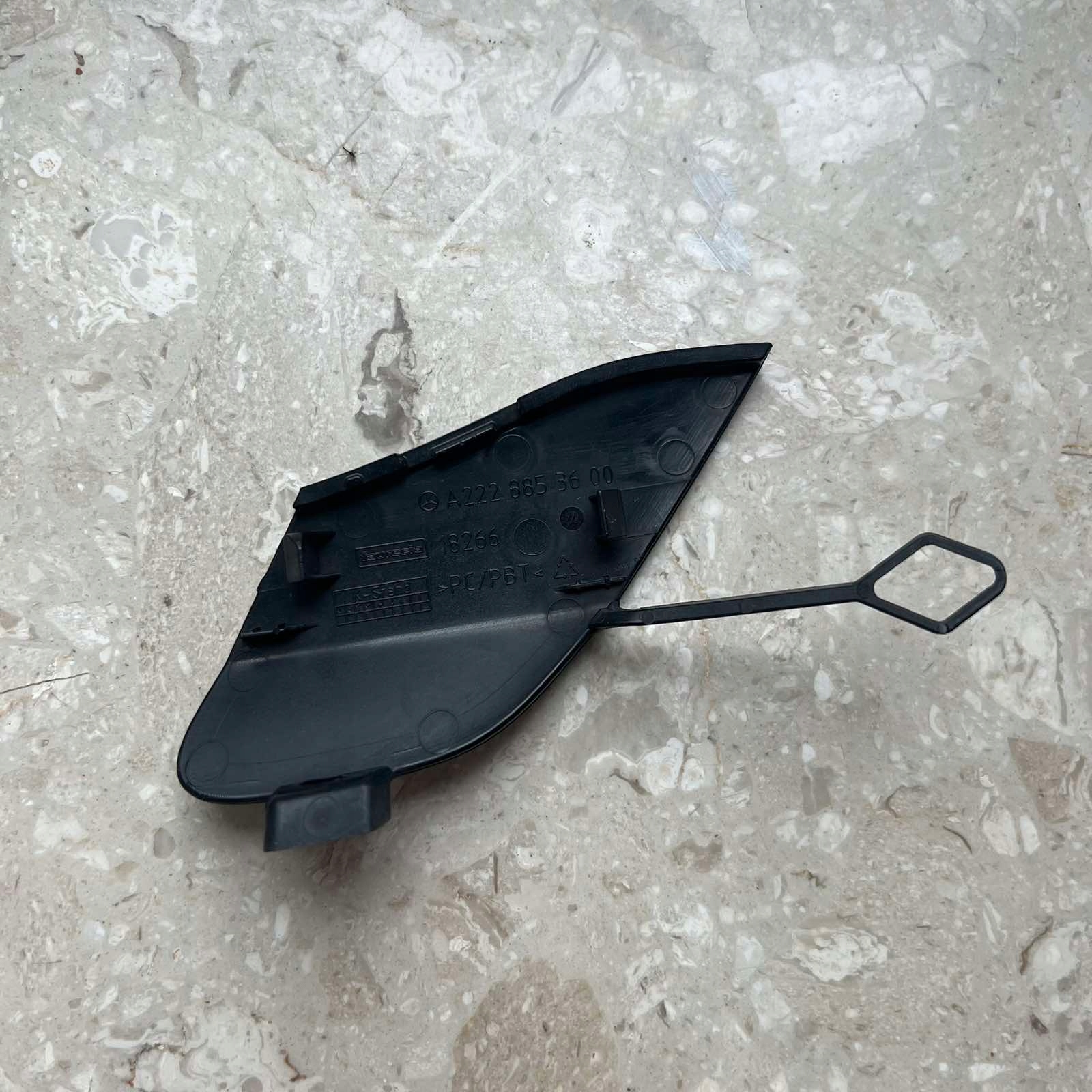 MERCEDES W222 S-KLASS 17-20 towing hook cap front A2228853600