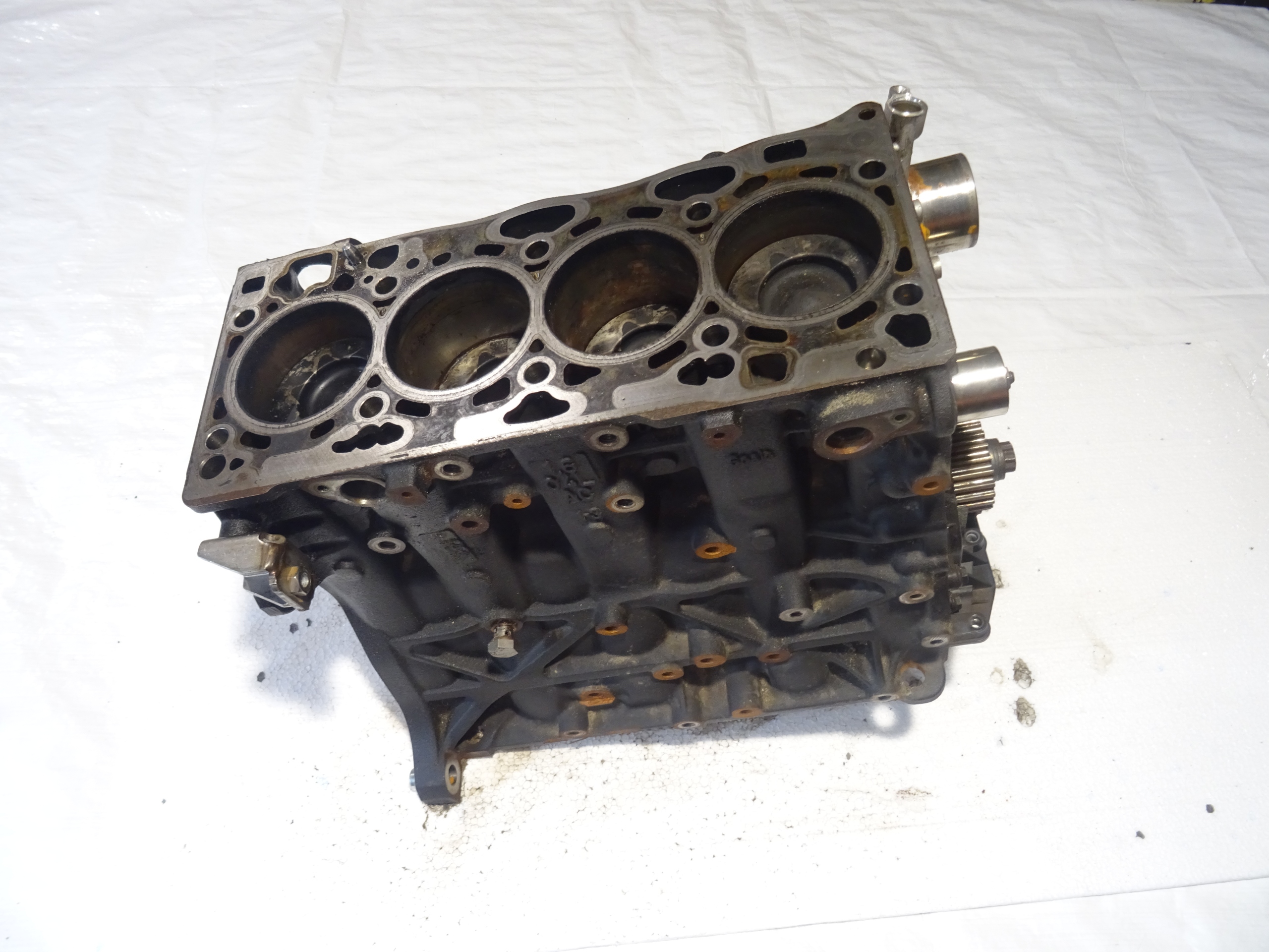 BLOK SILNIKA WAŁ TŁOKI POMPA OLEJOWA SEAT ARONA 6F9 1.6 TDI DGT 04L023AC