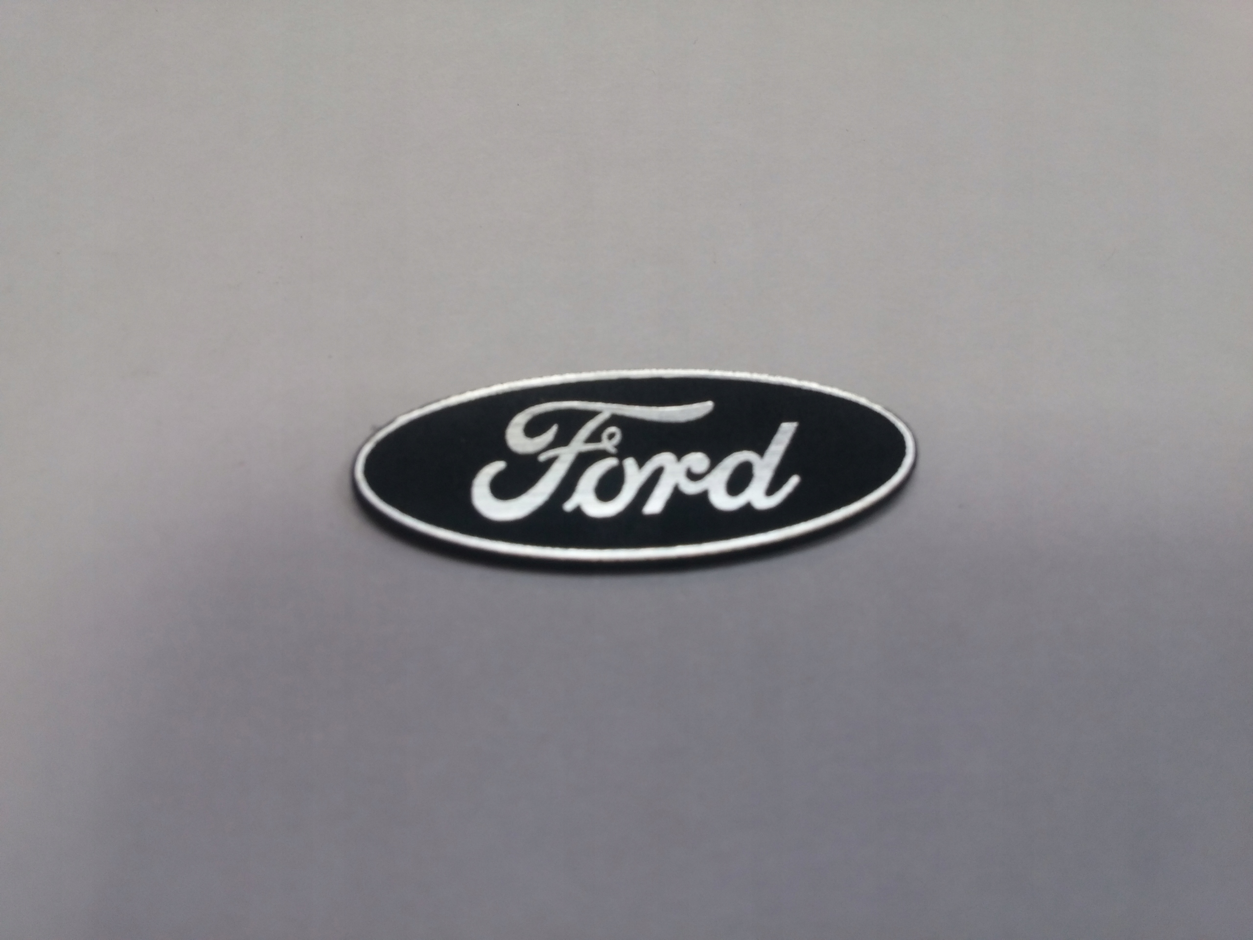 

Ford naklejka emblemat 30 x 12 mm *srebrna