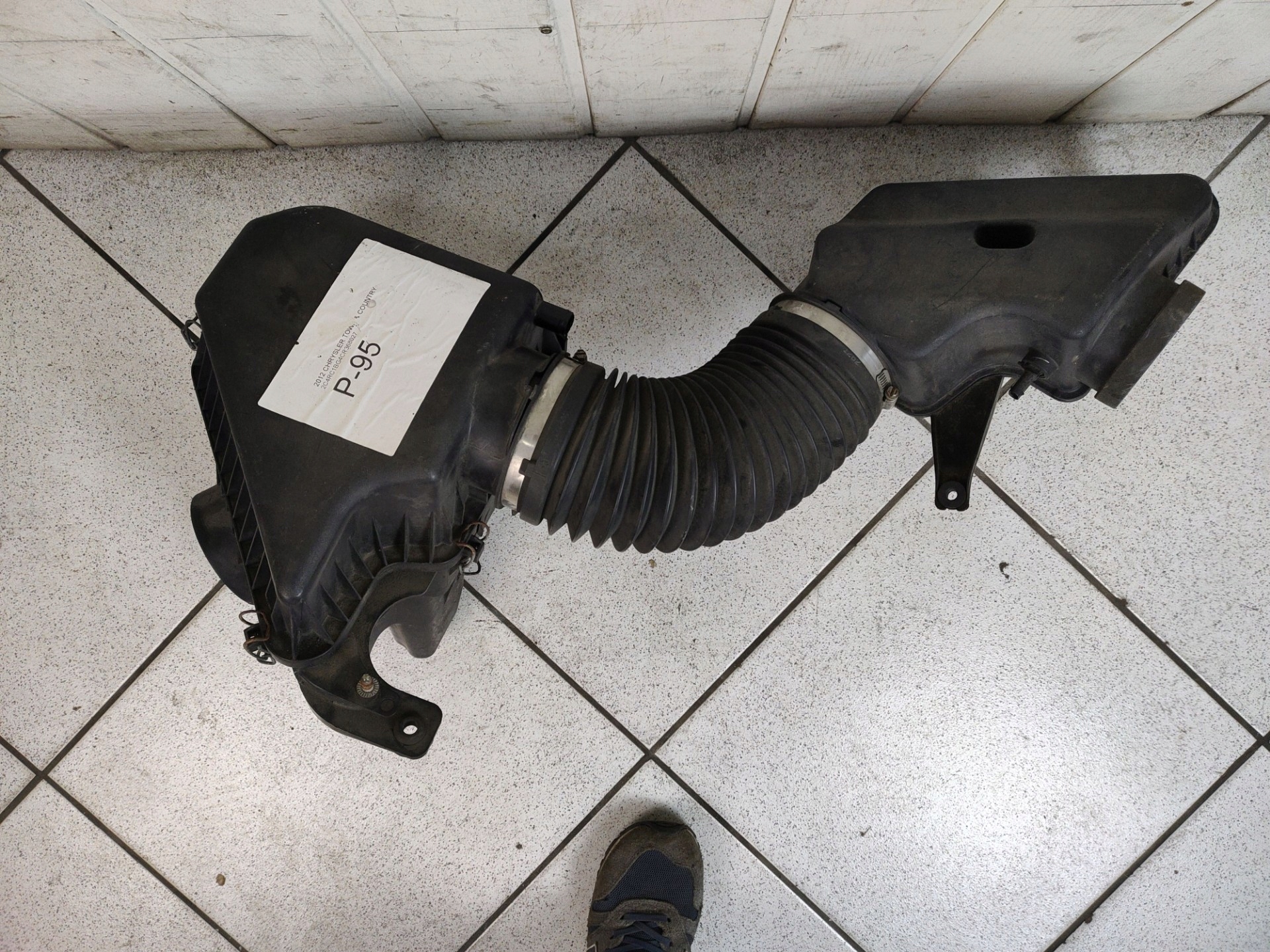 Gehäuse filter luft Chrysler Town and Country 5 facelift 2012