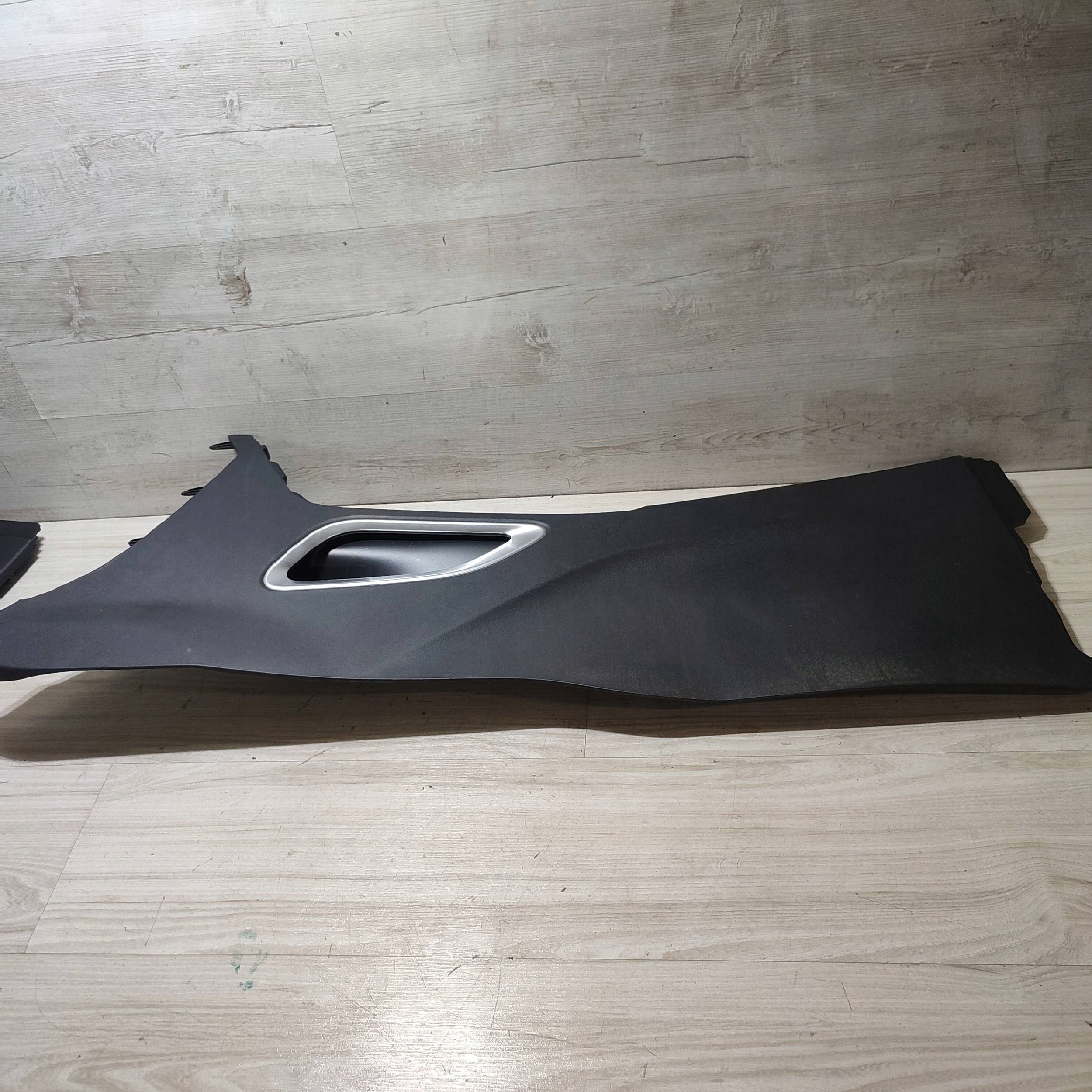 side of the central left side Jaguar F-Pace CM80485