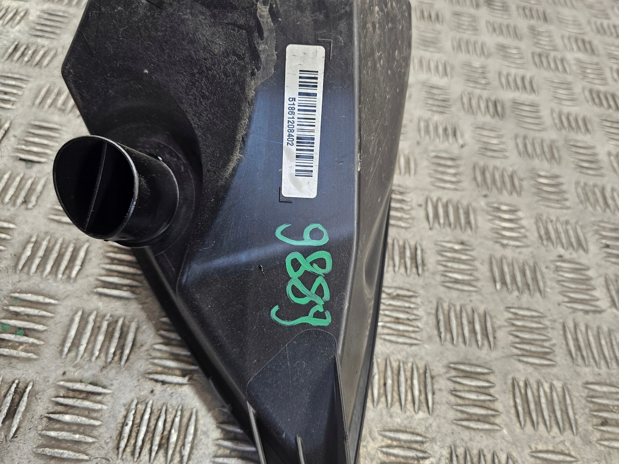 BMW 5 G30 G31 Behälter REZONATORA REZONATOR luft 8612084 8575039