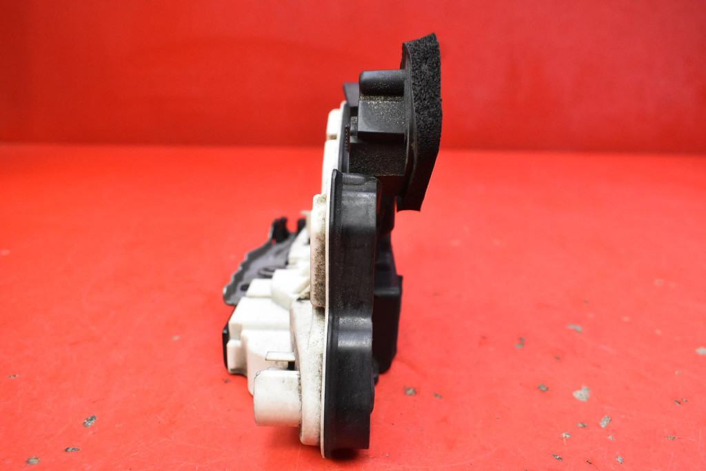 lock door left front front EU 5E1837015 SKODA OCTAVIA 3 III 13-17
