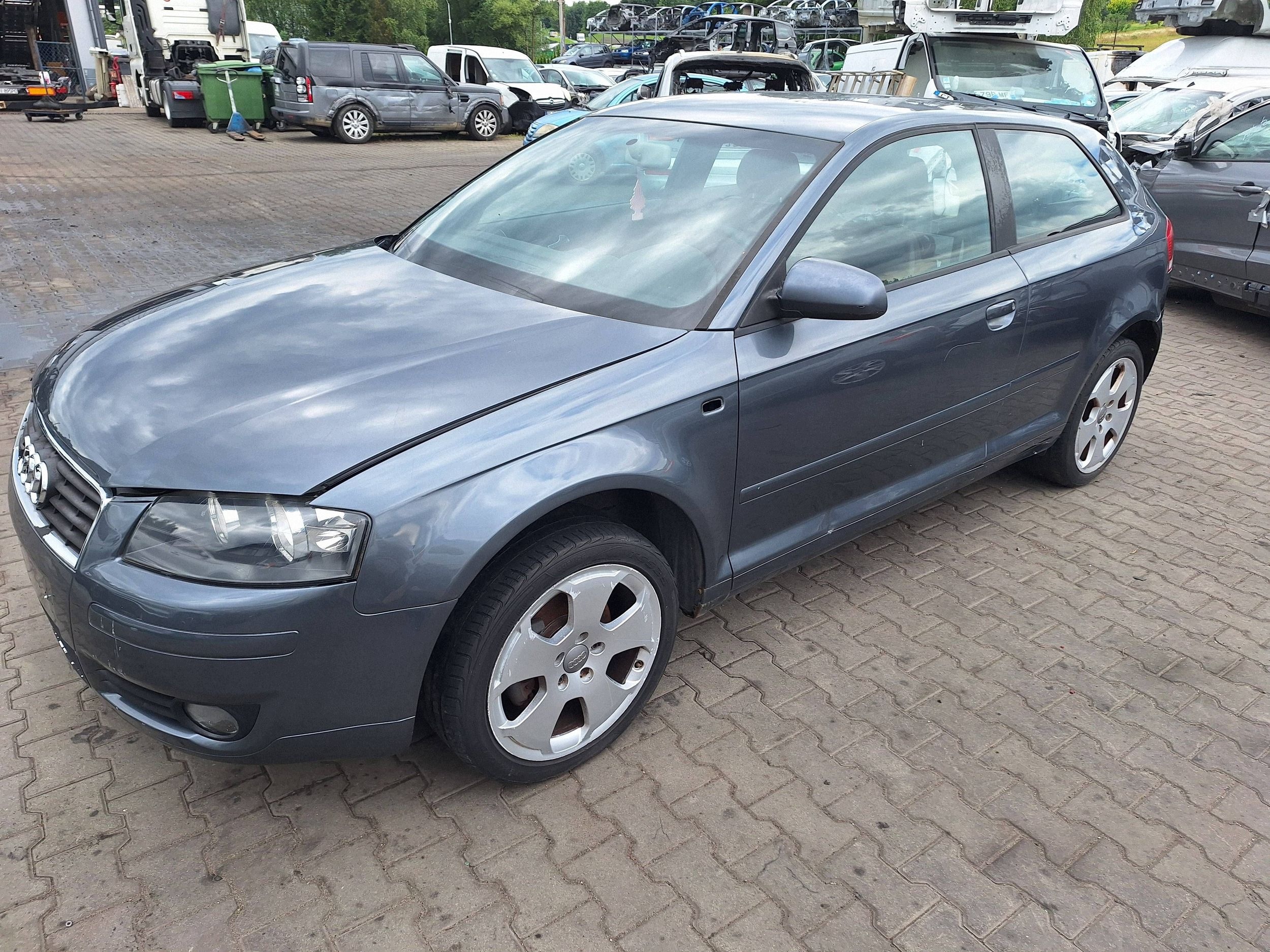 AUDI A3 8P 8P1 03- Tür links 3D LX7Z 3-Tür
