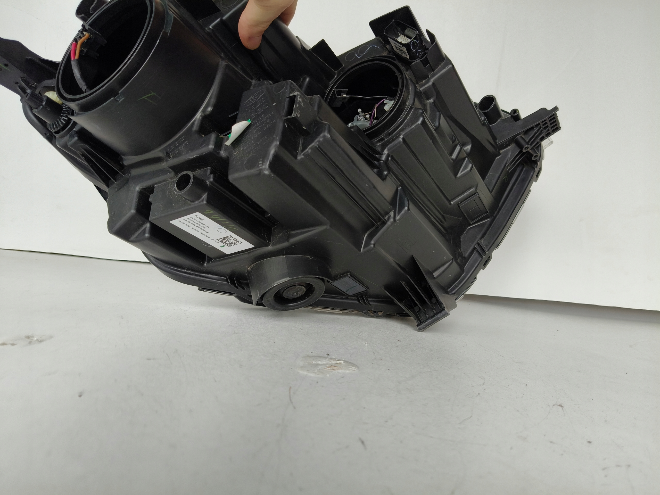 light left REFLEKTOR FORD ECOSPORT 17- LIFT dark