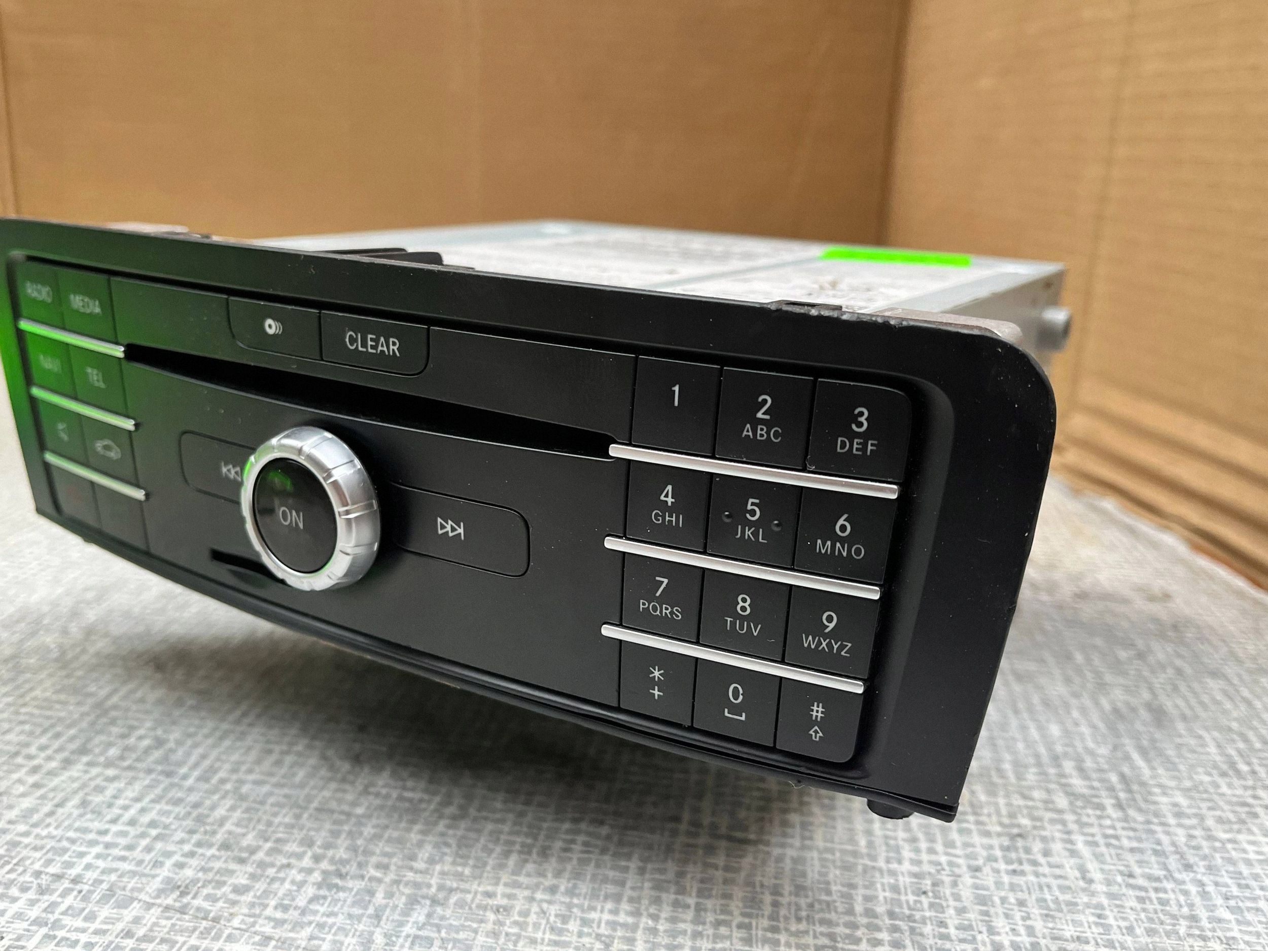 MERCEDES HEADUNIT RADIO NAVI + code 2469000321 A2469000321 @M