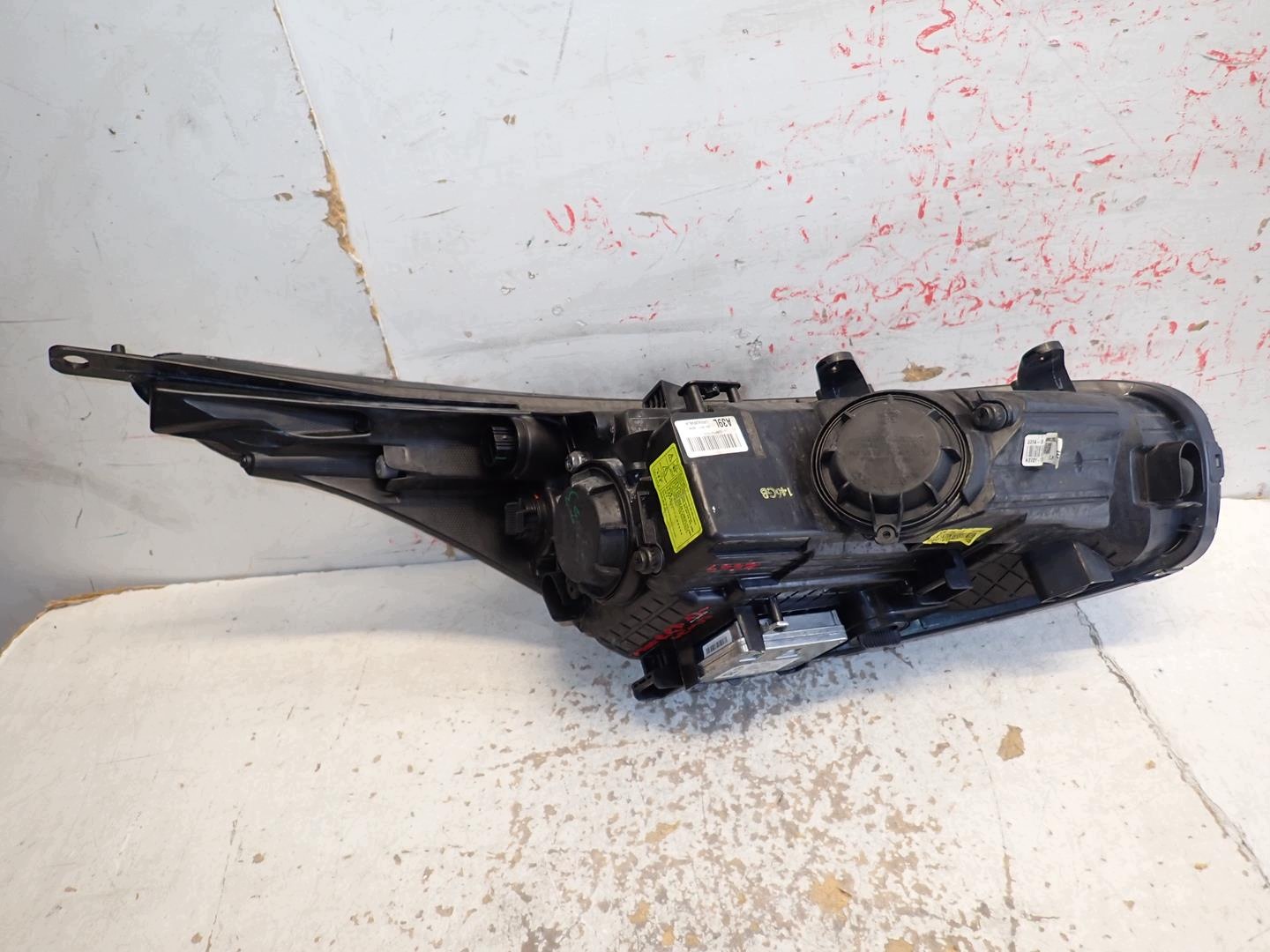 light front front left KIA PRO CEED II GT 2012-2018 XENON 92101-A2390