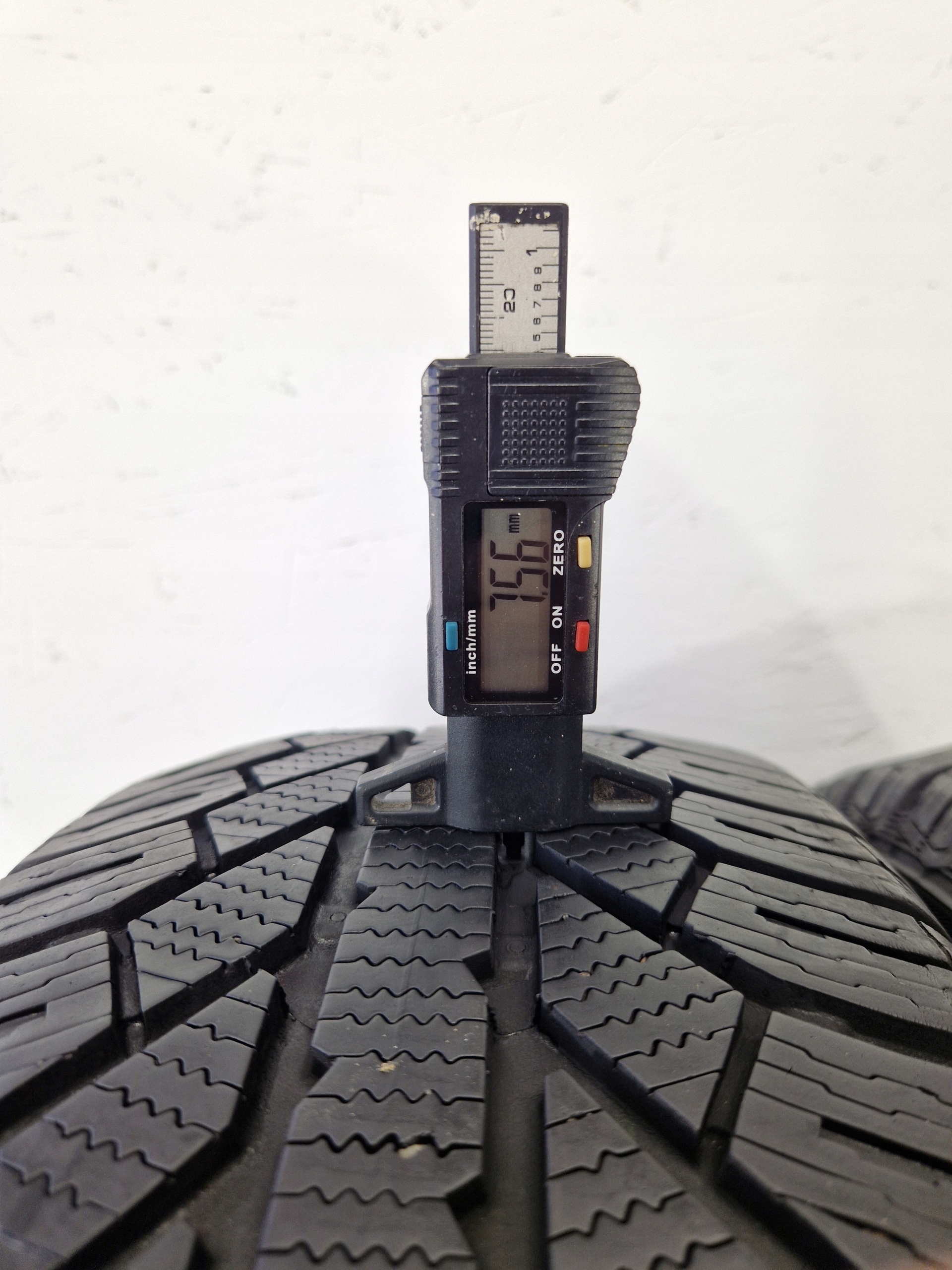 Opony Semperit MASTER-GRIP 2 215/60r16 99H Sezon zimowe