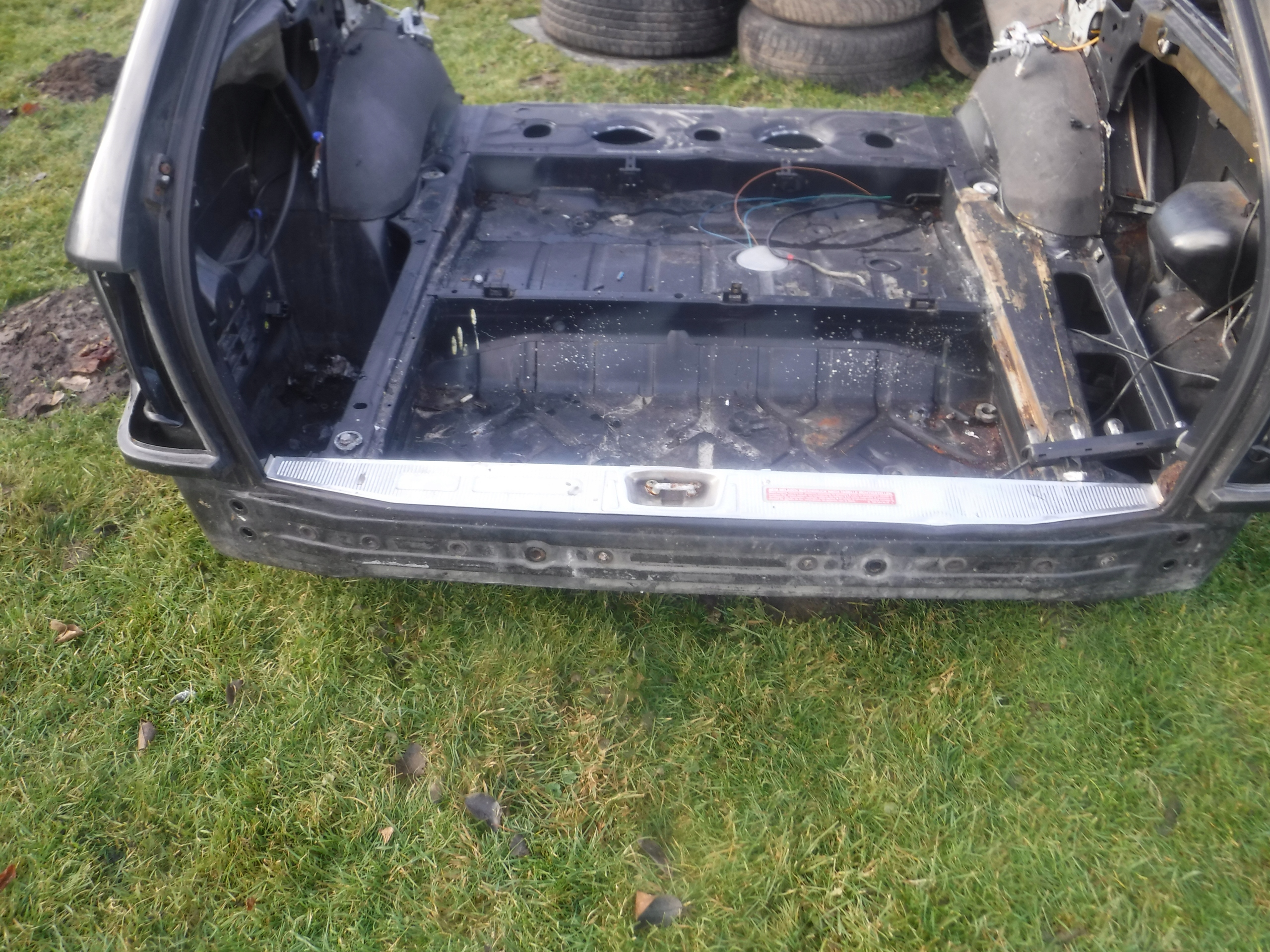 MERCEDES W124 KOMBI rear panel OKULAR fender