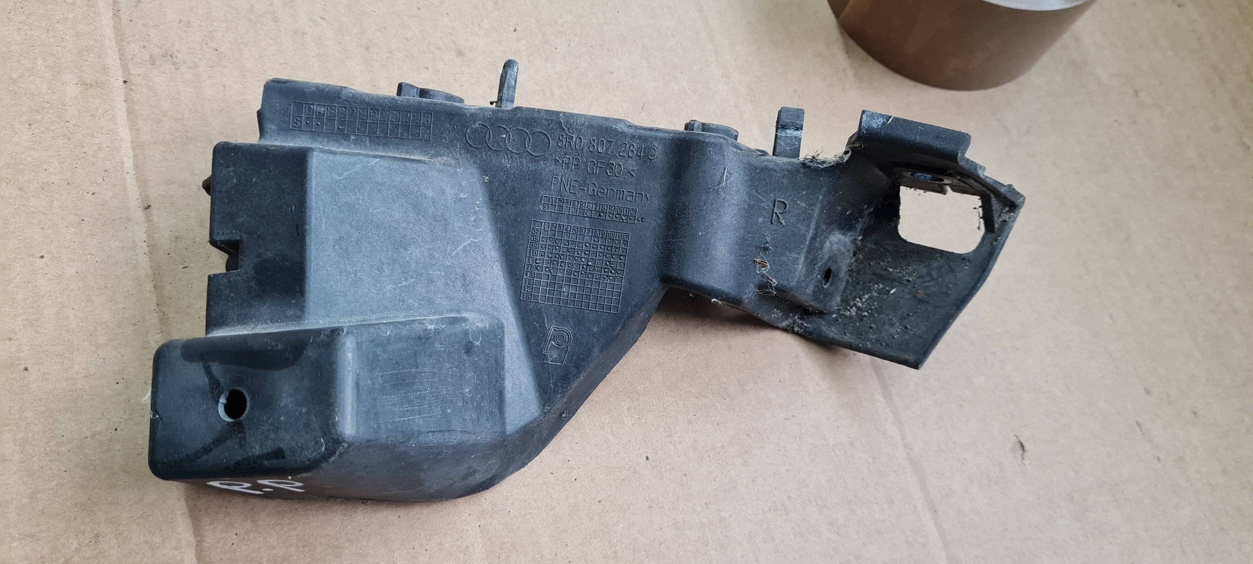 Q5 8R LIFT support holder bracket of a bumper right front 8R0807284C