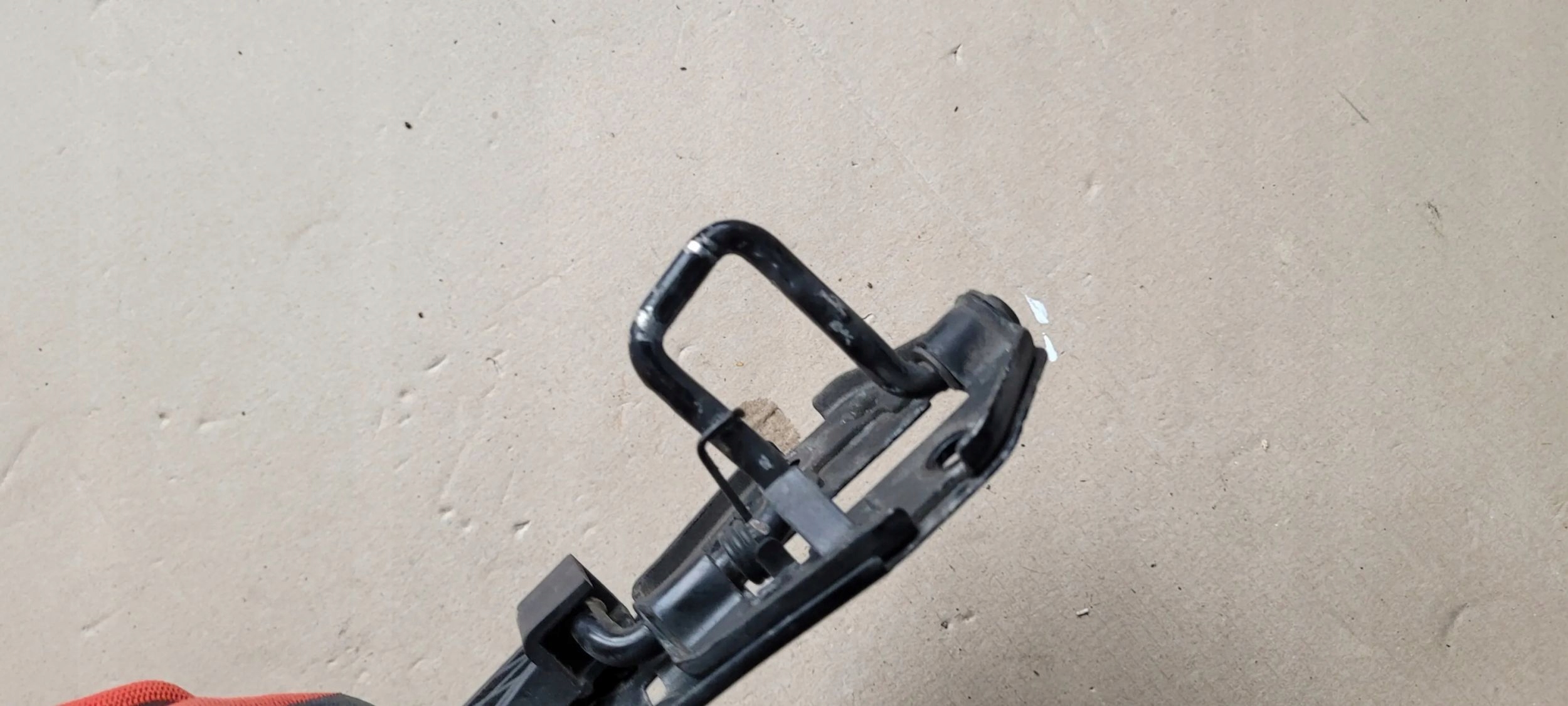 S7 4G A7 RYGIEL bonnet latch lock front 4G8823480B