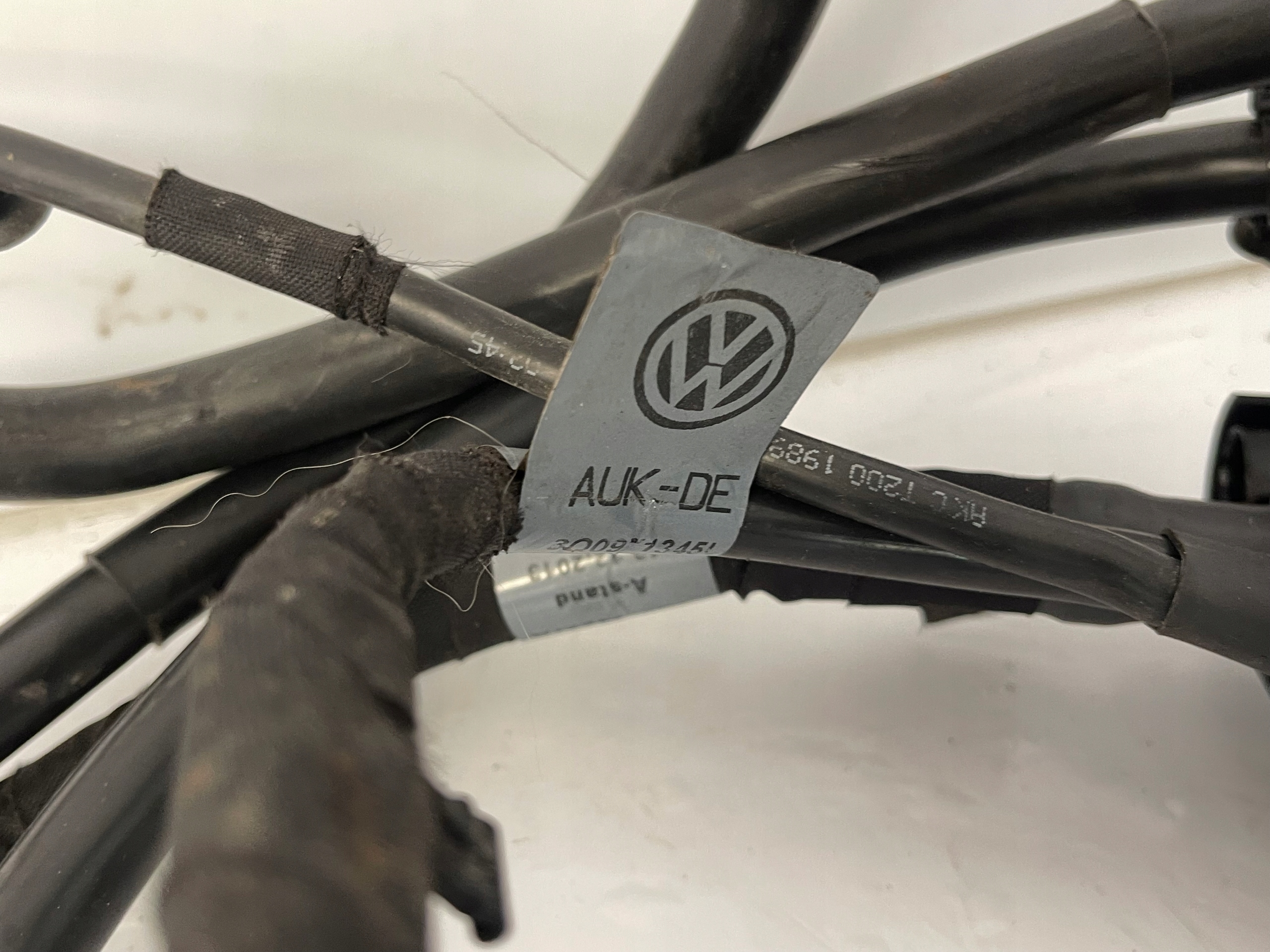 VW PASSAT B8 Klemme AKUMULATORA 3Q0971227A