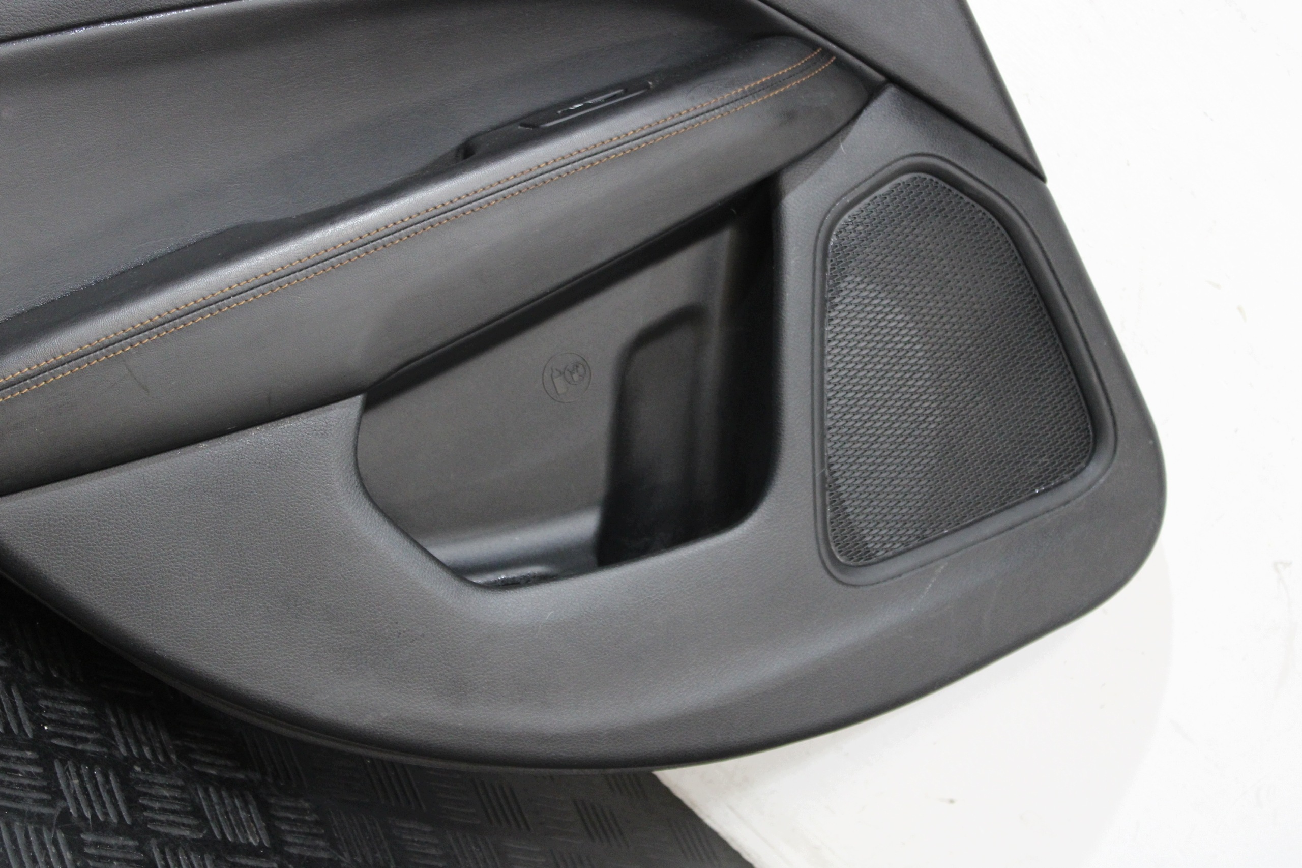 upholstery side door left rear part JEEP COMPASS II 2 1.4T