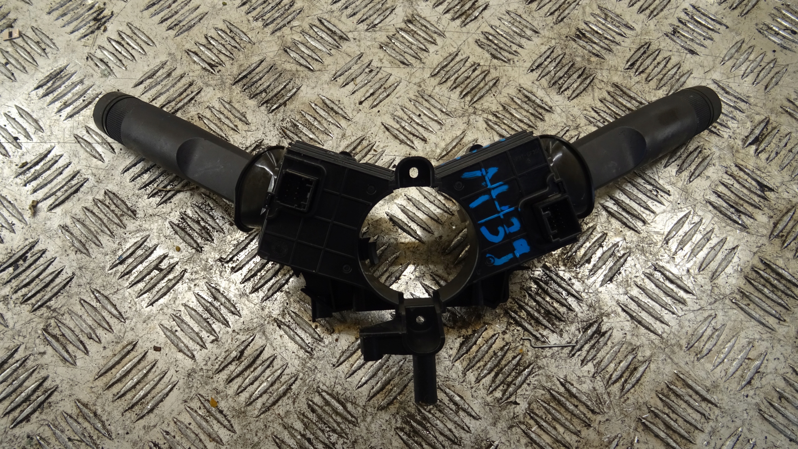 OPEL CORSA E steering wheel levers and controls control M139