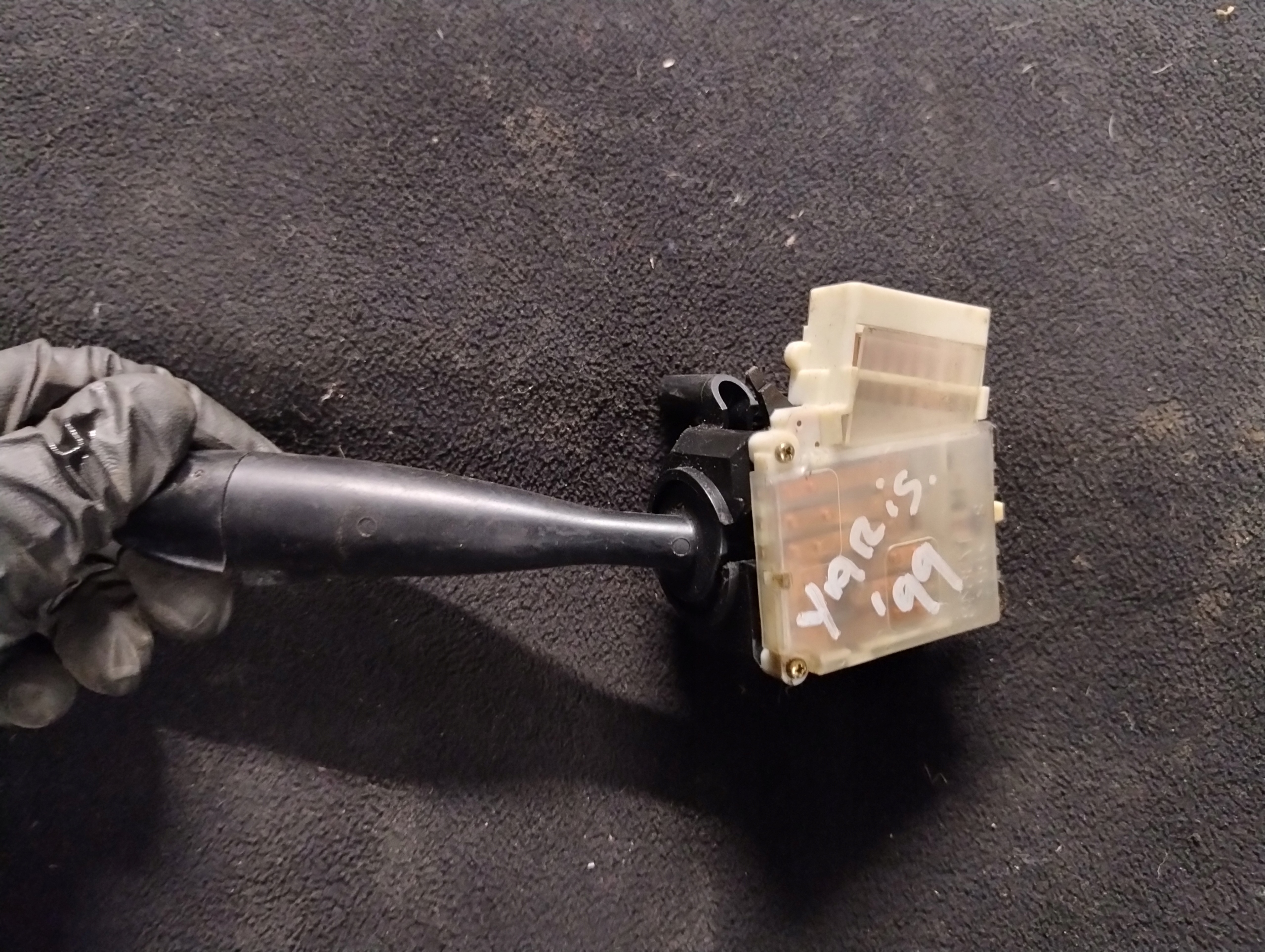 MANETKA switch TOYOTA YARIS and 173648