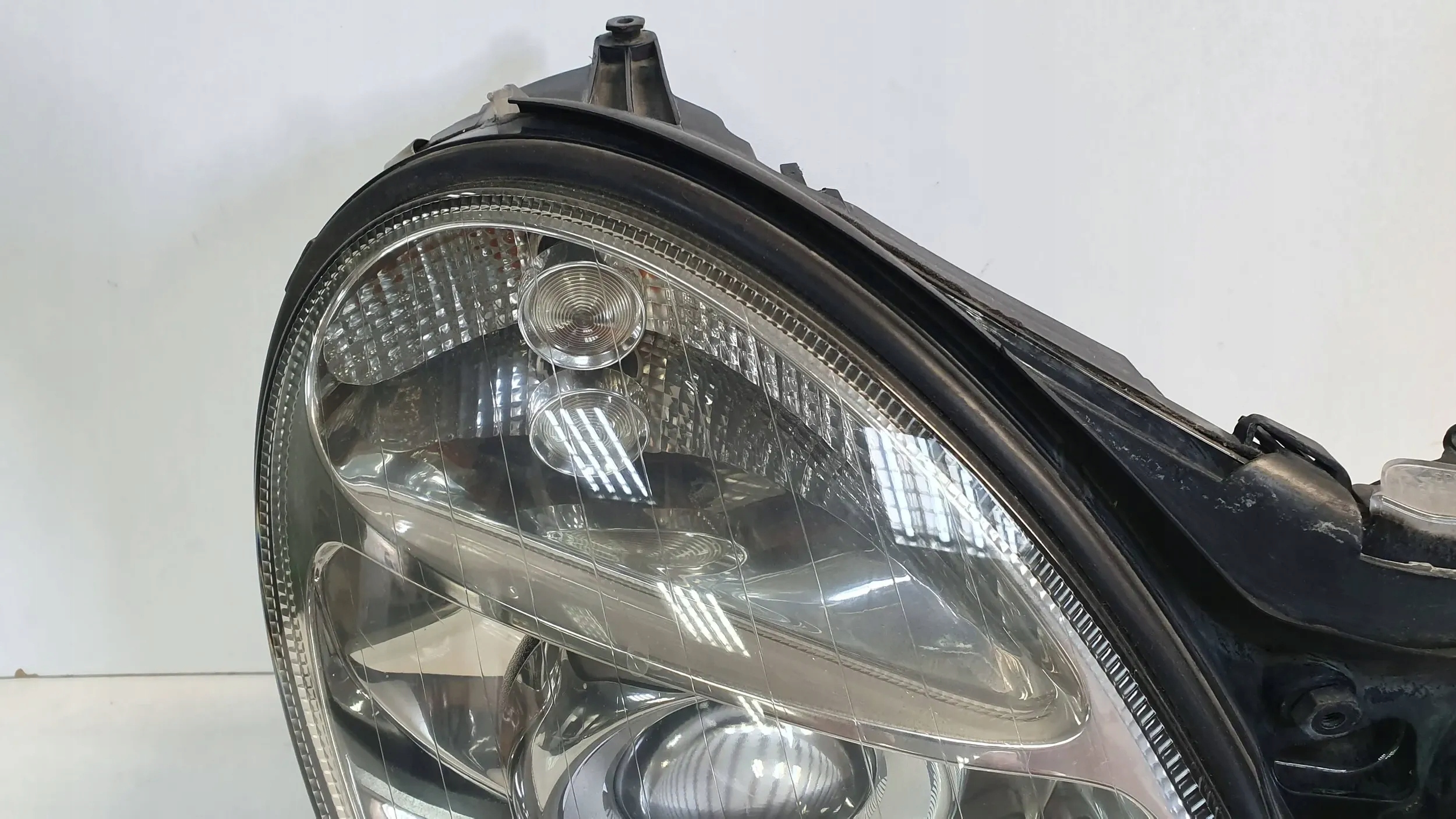 light xenon right Mercedes E Klasa W211 02