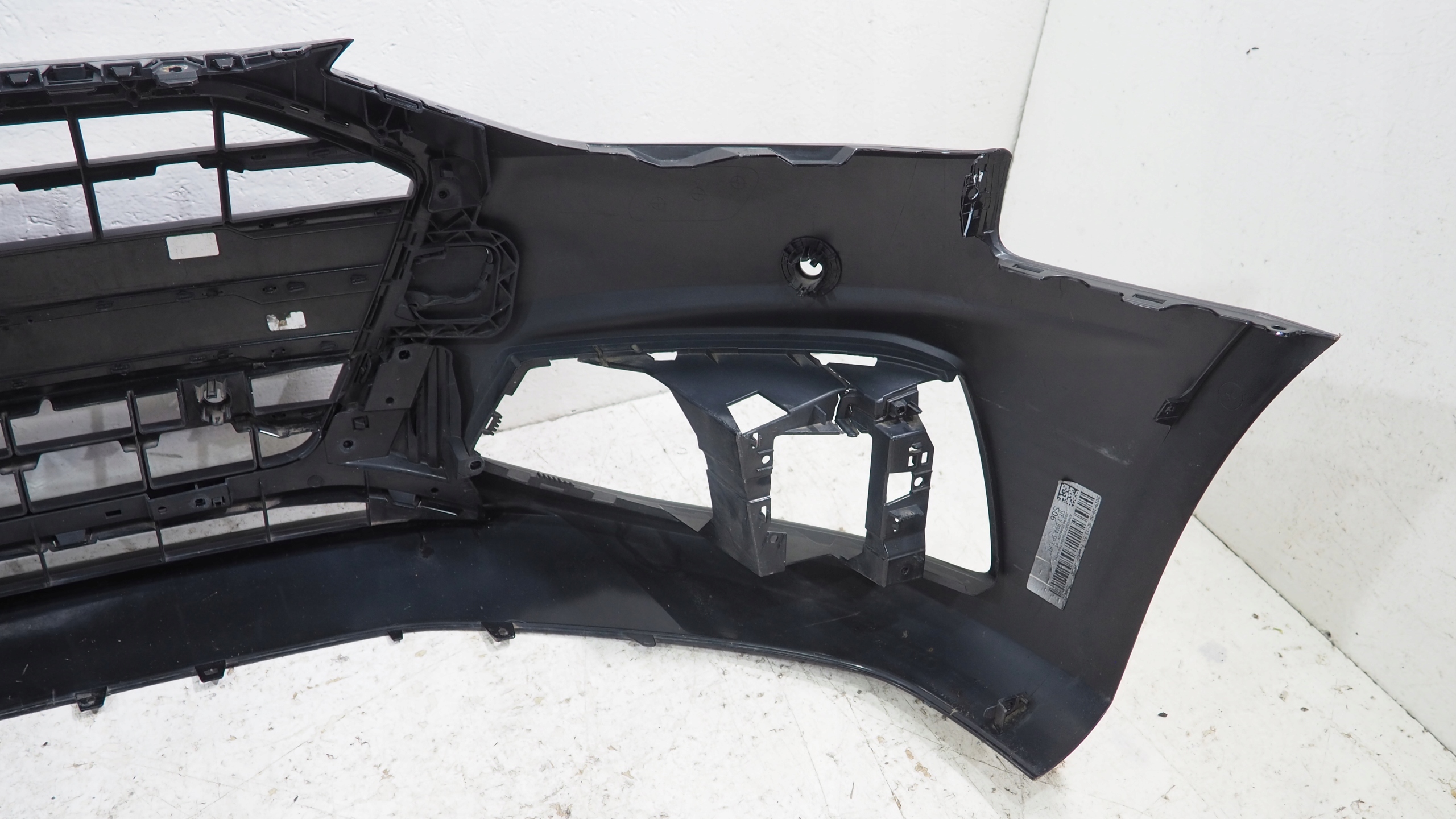 Audi A4 B9 lift bumper front front 8W0807437AH
