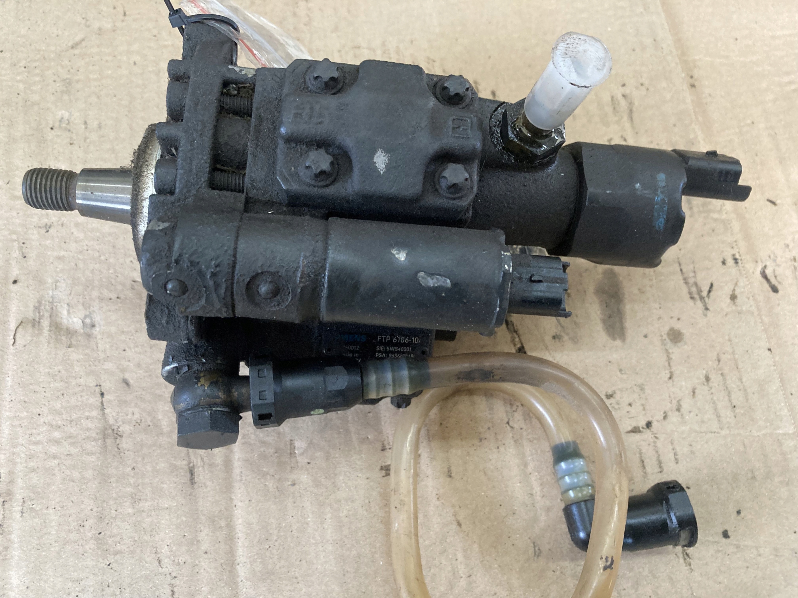 POMPA WTRYSKOWA PEUGEOT CITROEN 9636818480