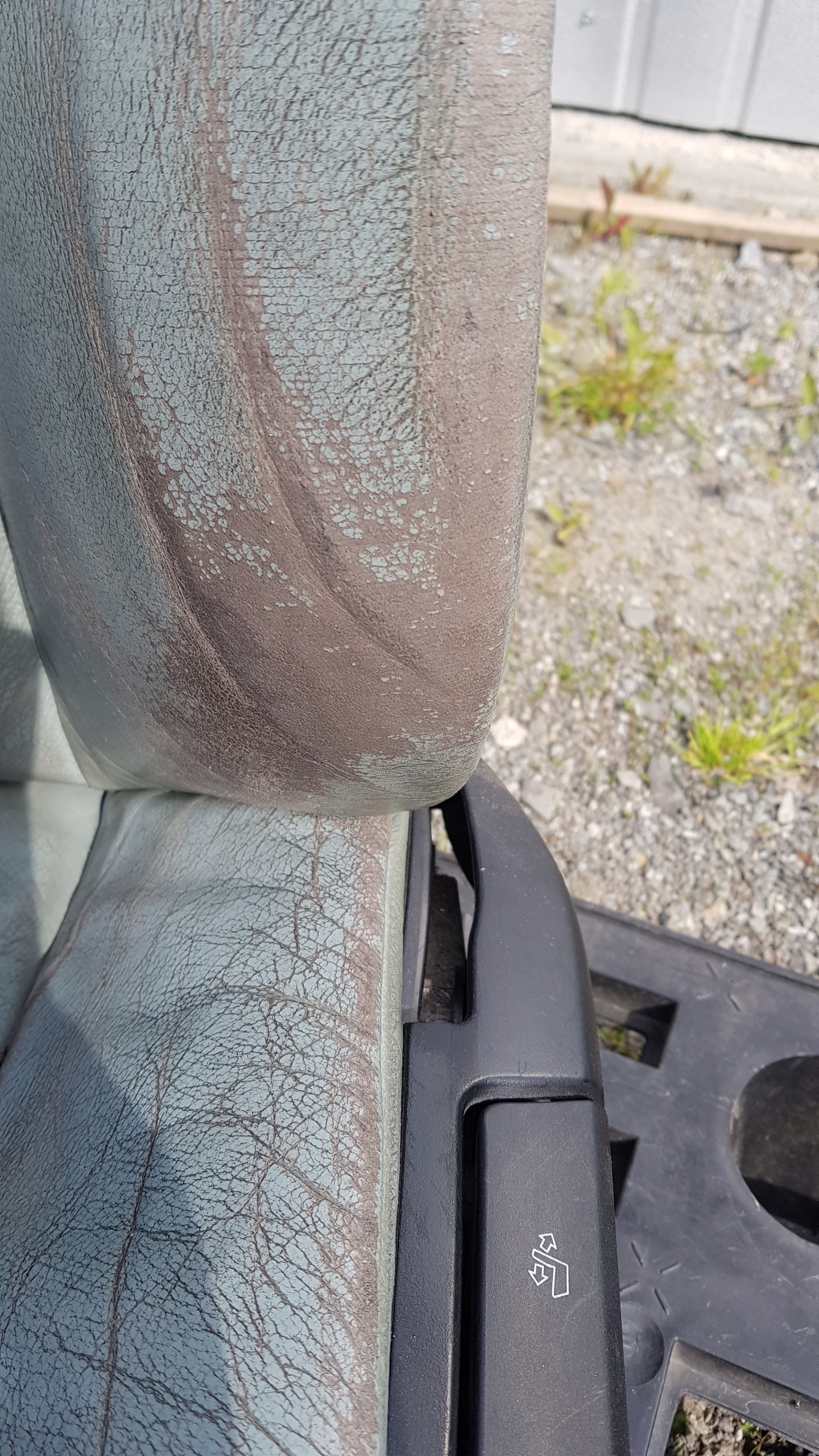 BMW E39 sedačka řidičů levý předek kůže