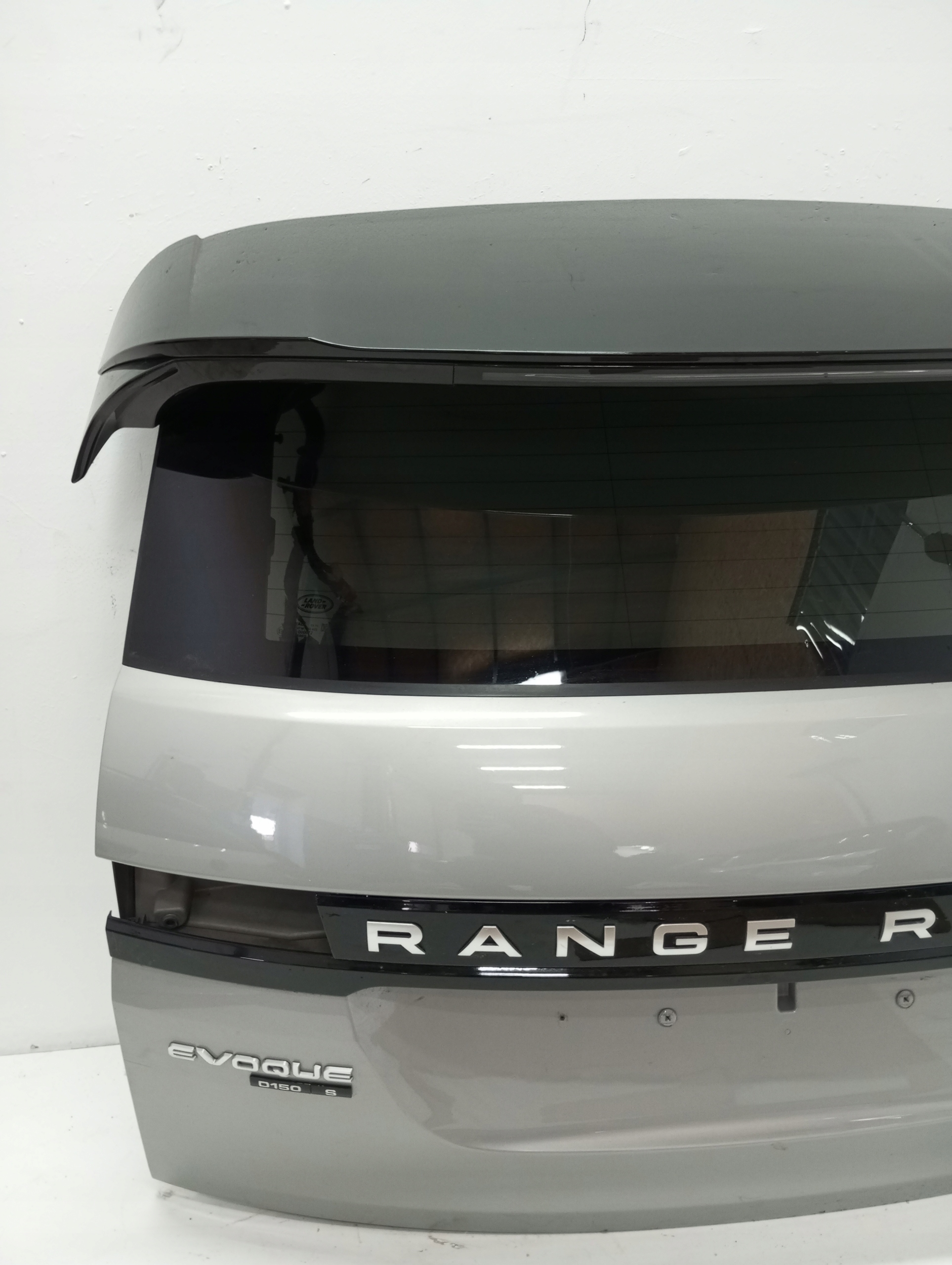 boot doors Range Rover Evoque II 19R below KAMERE