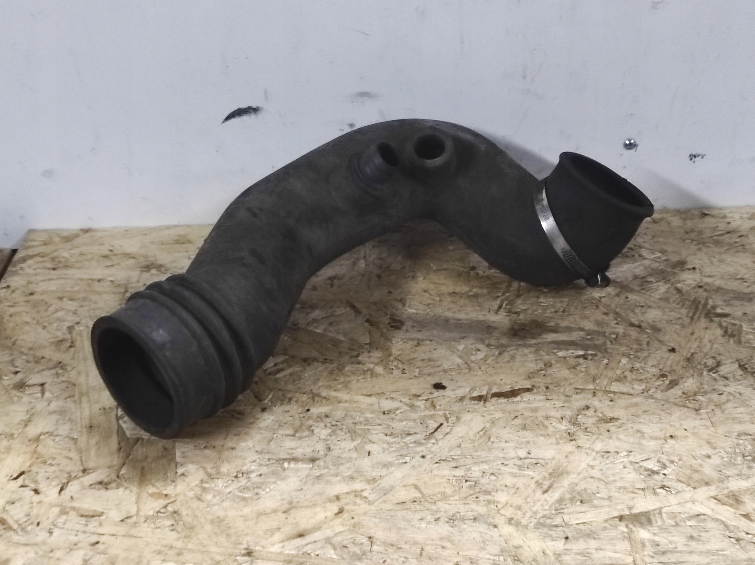 pipe DOLOTOWA GOLF 1.6 191 129 627 A