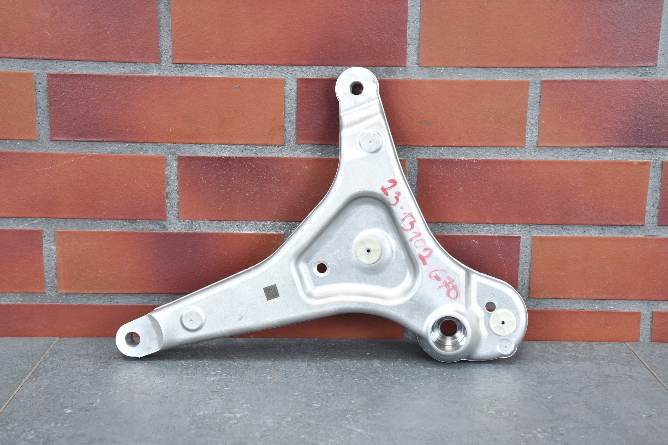 KLIN left console subframe axle beam BMW 5 G60 G61 M5 G90 G99 7 G70 6898521
