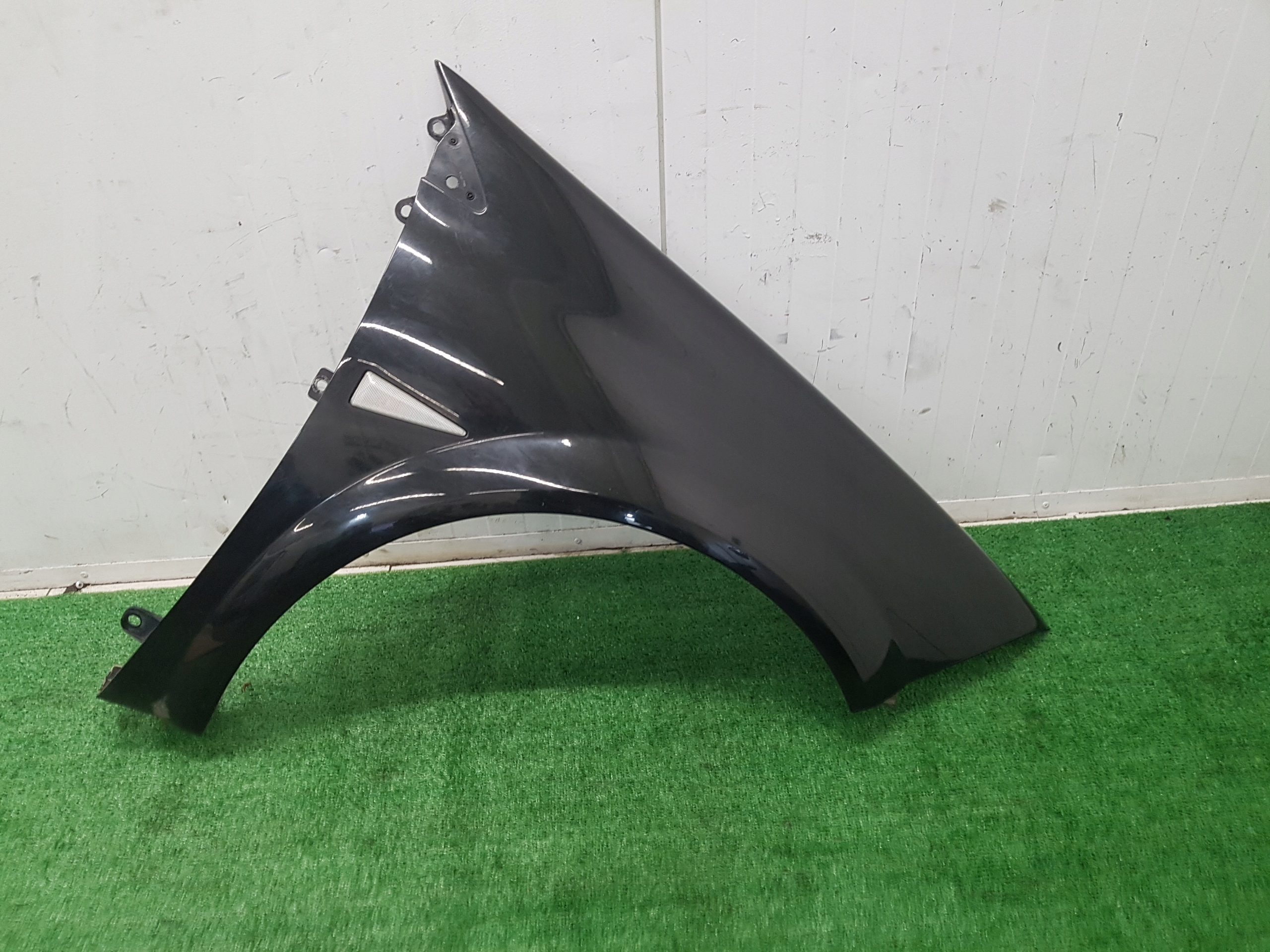 fender right front RENAULT MEGANE 2 8200495403