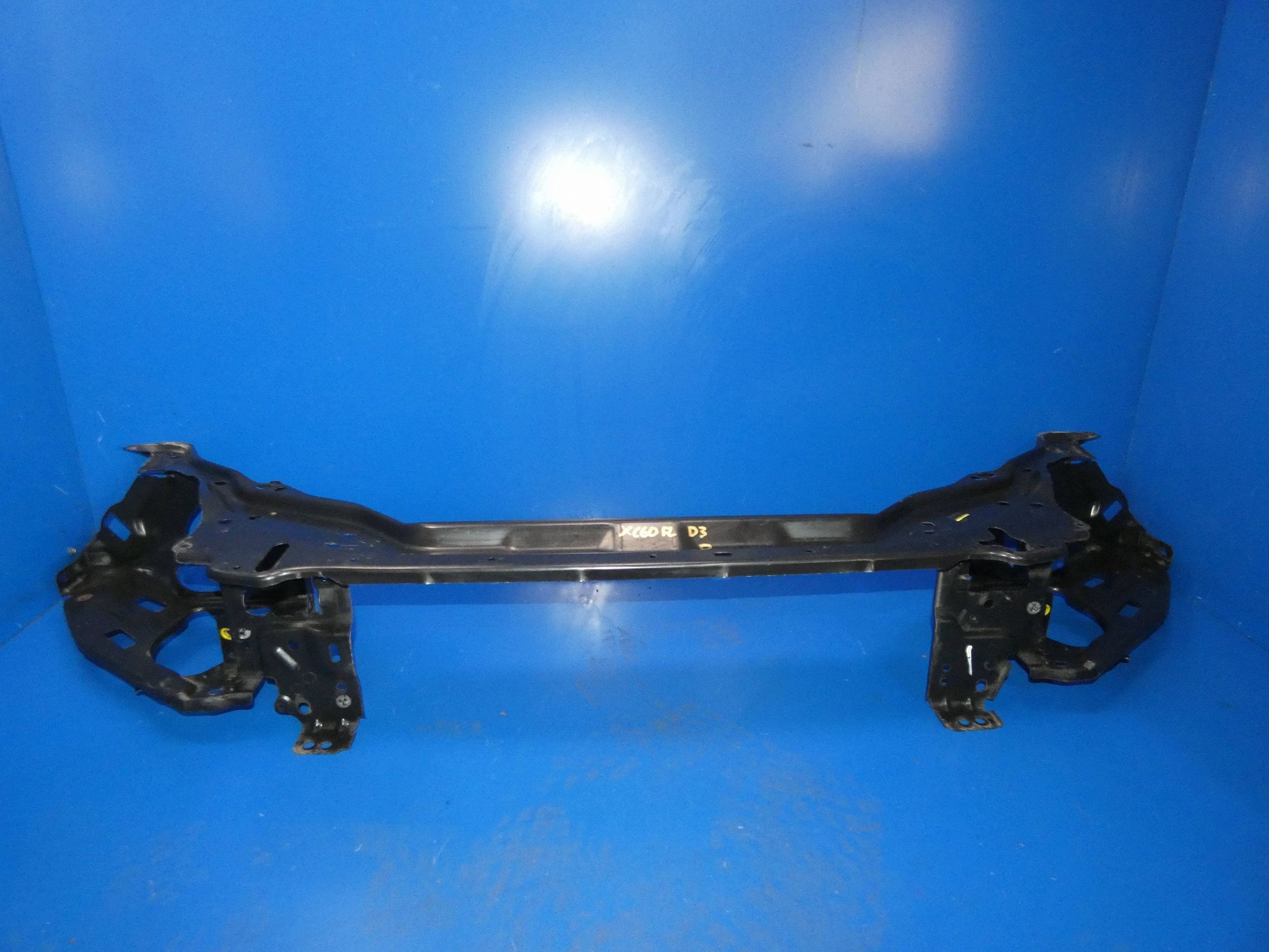 VOLVO XC60 and support panel for radiators pillar iron sider front