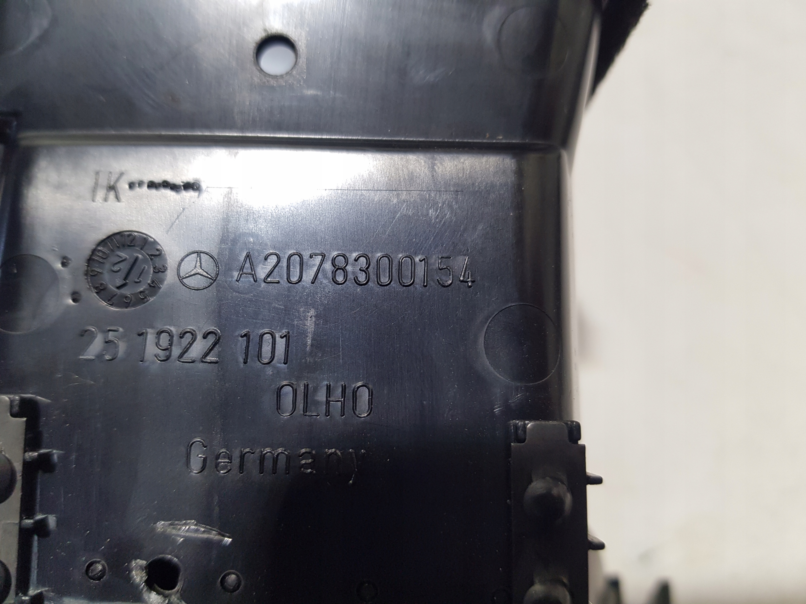 left grid KRATKI air conditioning devices MERCEDES W207 2078300154