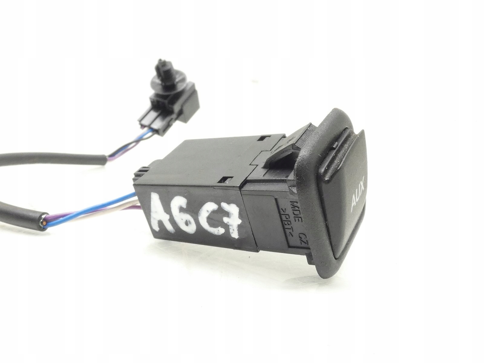 adapter ZLACZE AUX IN AUDI A6 C7 A7 4G0035474